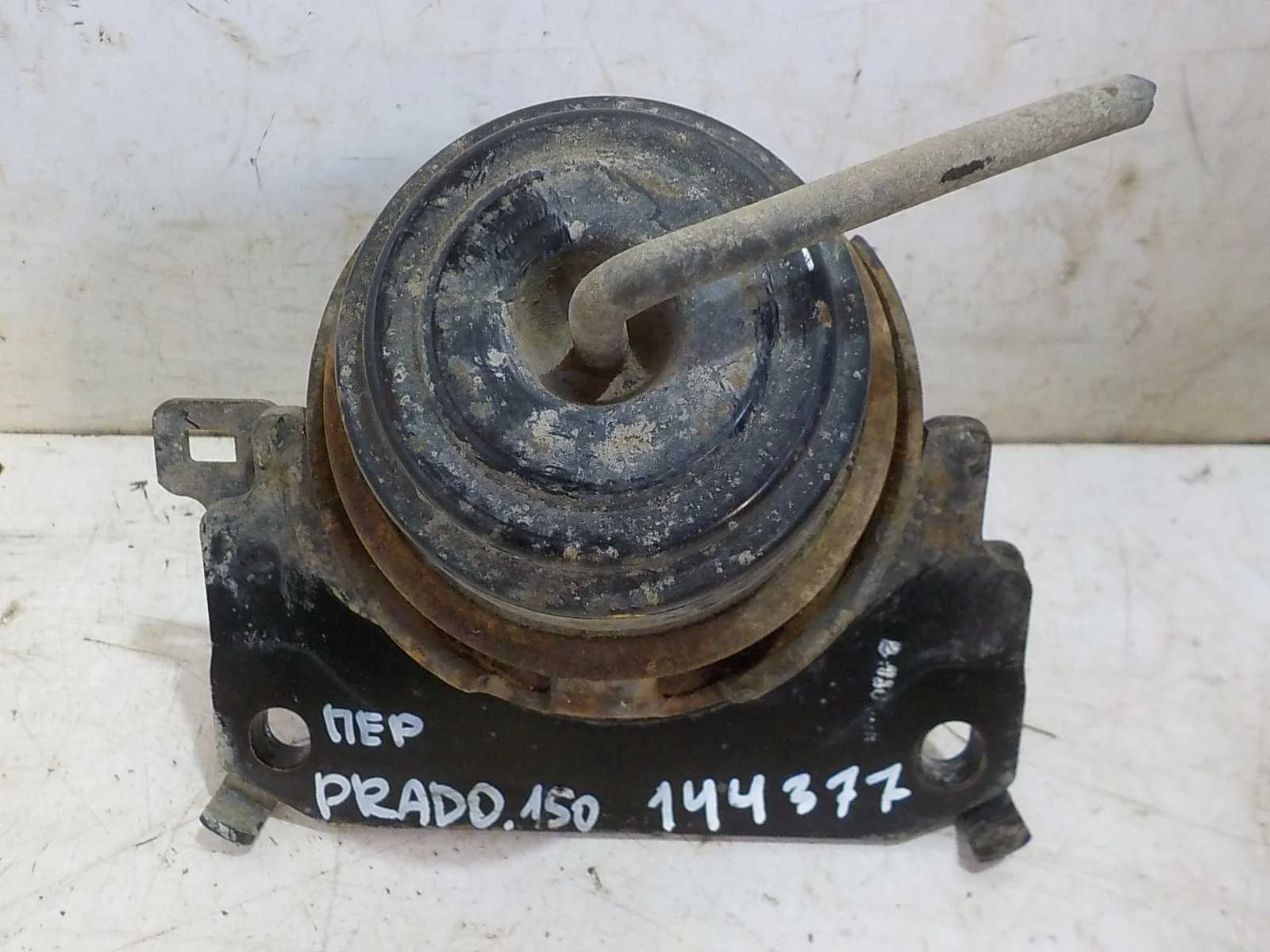 Опора двигателя Toyota Land Cruiser Prado 150 (2009—2013) Перед