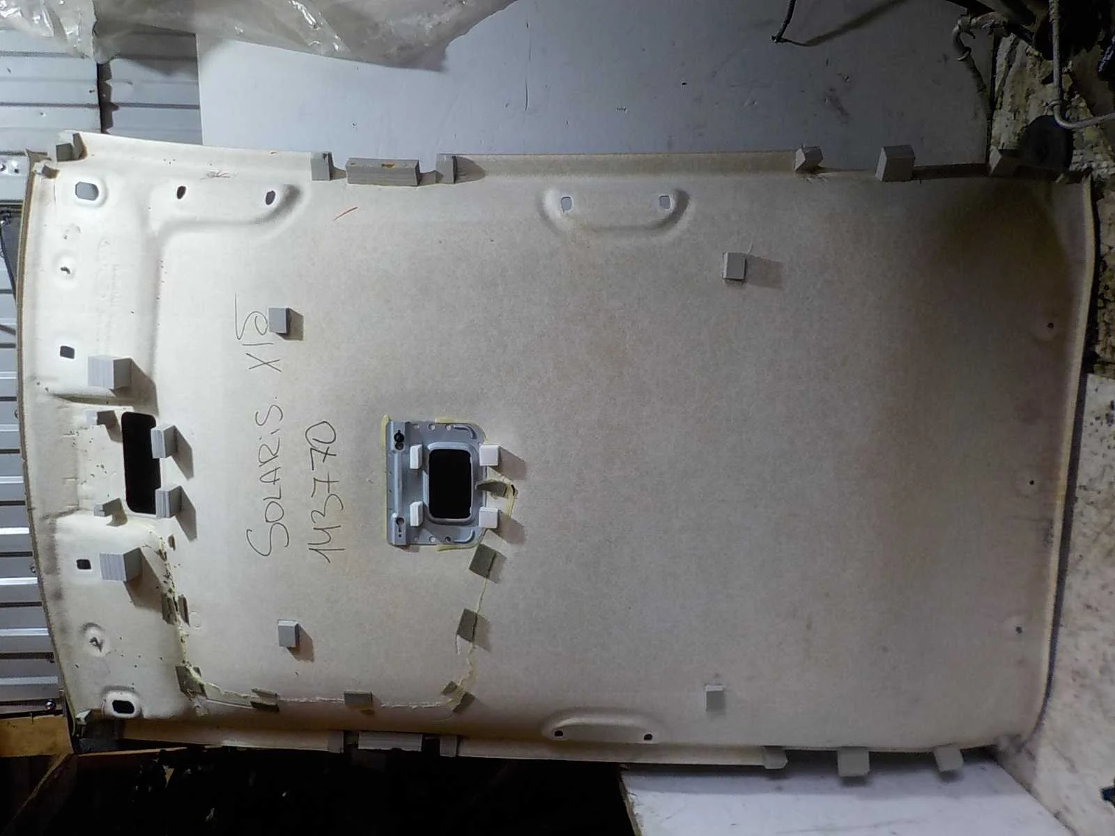 Обшивка потолка Hyundai Solaris I (2010—2014)