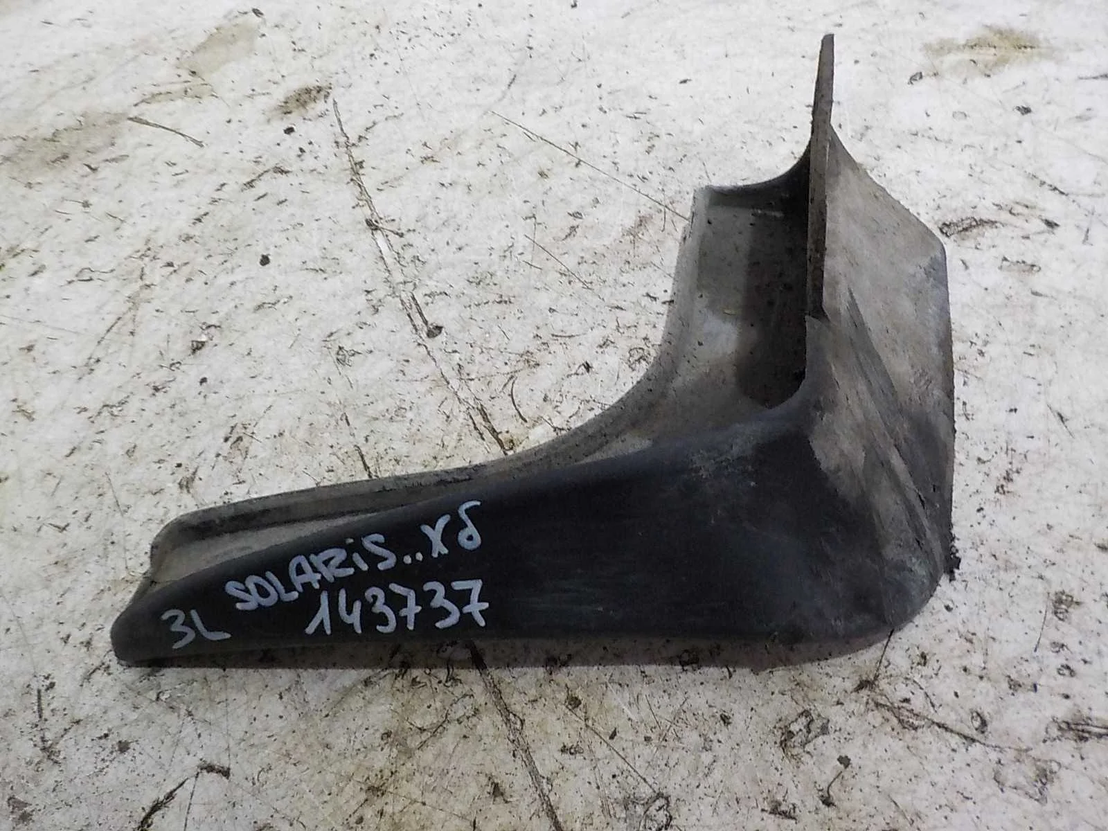 Брызговик Hyundai Solaris I (2010—2014) Зад Лево