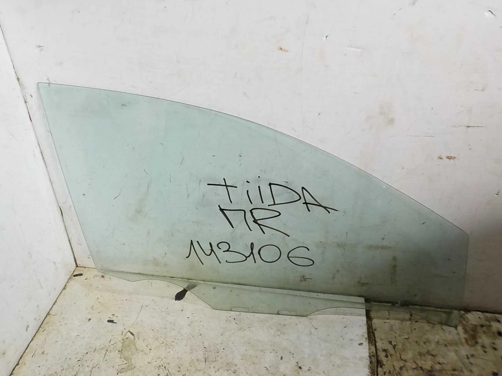 стекло Nissan Tiida C11 рестайлинг (2010—2013) Перед Право