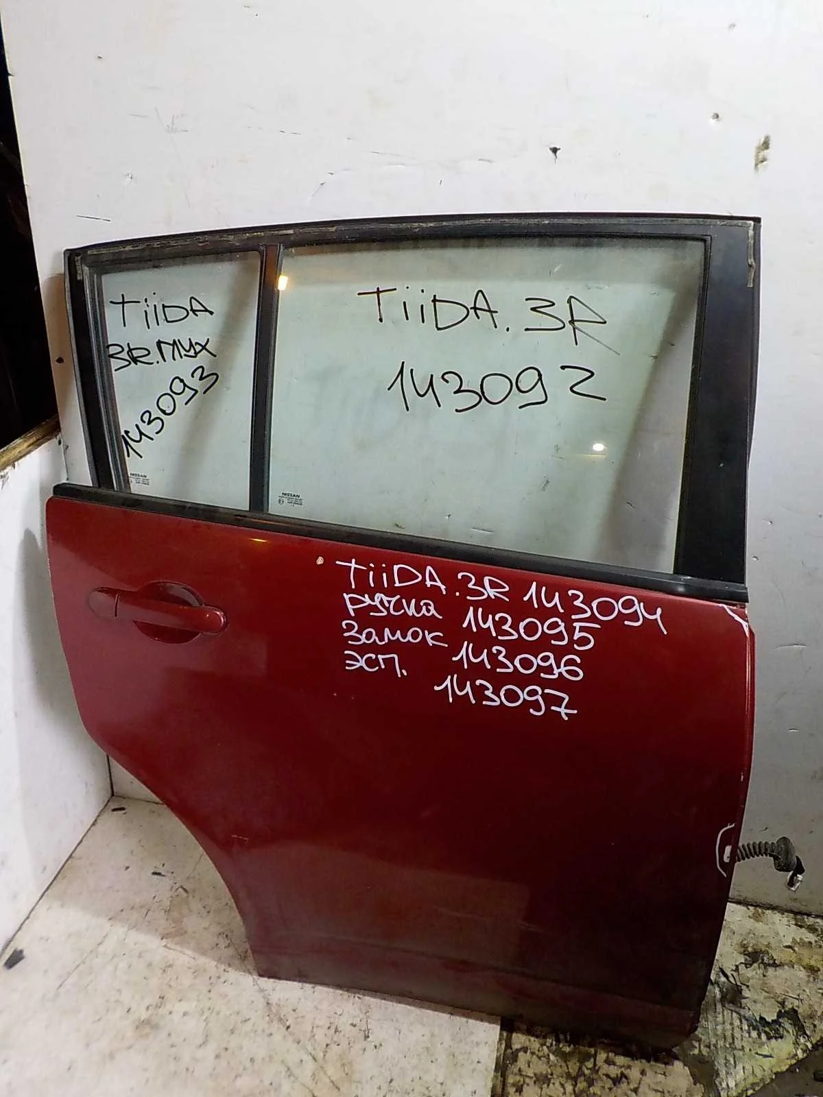 стекло Nissan Tiida C11 рестайлинг (2010—2013) Зад Право