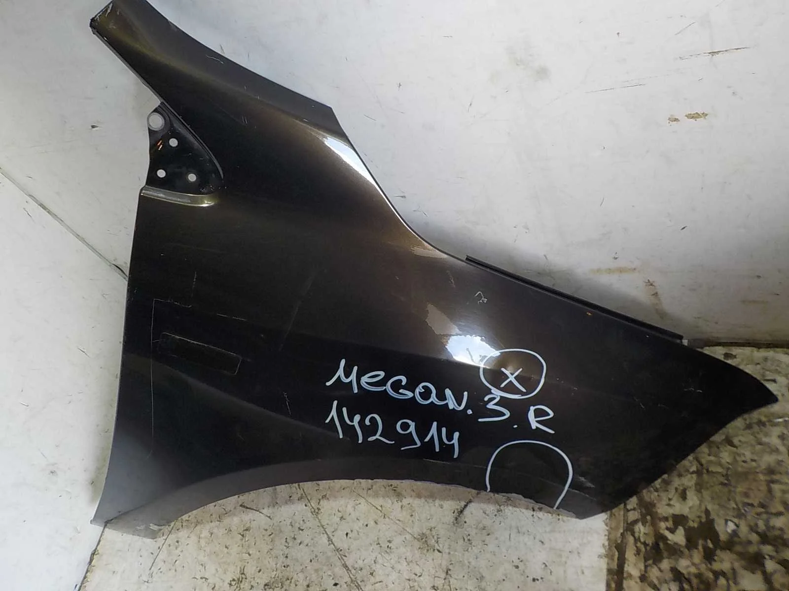 Крыло Renault Megane III (2008—2014) Перед Право