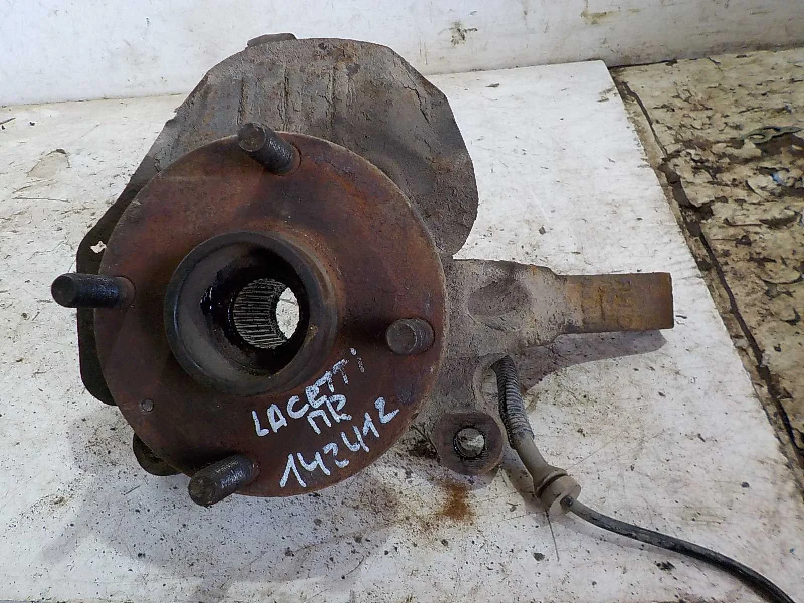 кулак поворотный Chevrolet Lacetti I (2004—2013) Перед Право