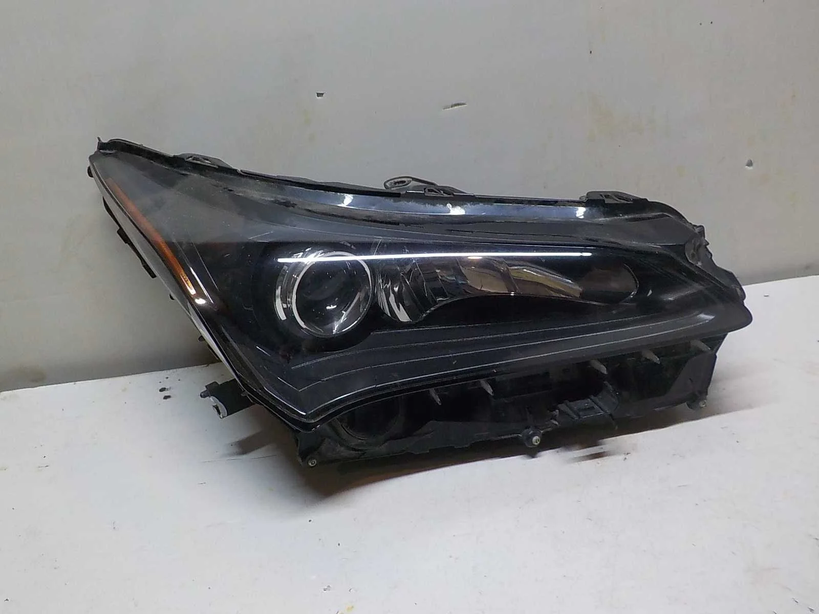 Фара Lexus NX Z10 (2014—2017) Перед Право