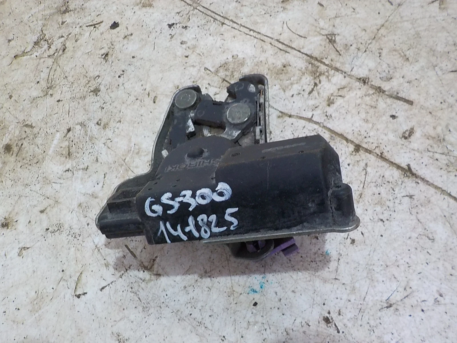 Замок крышки багажника Toyota Aristo S160 (1997—2004)