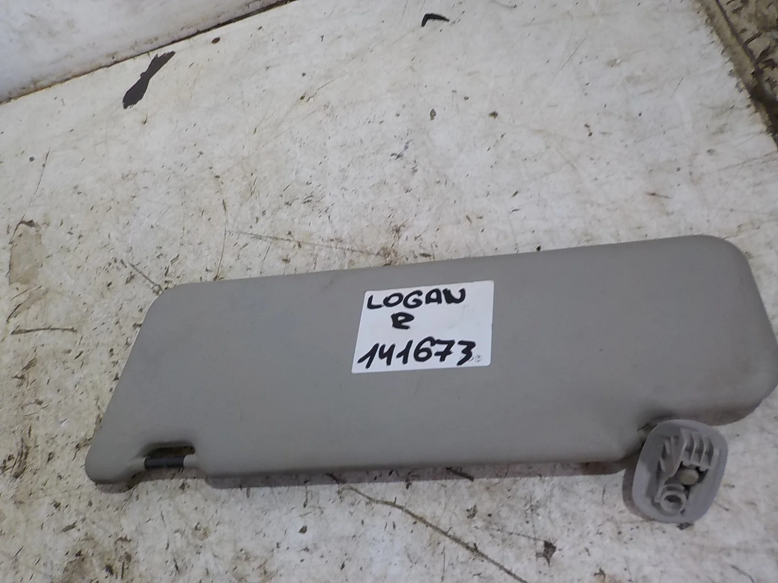 козырек Renault Logan I (2004—2009) Перед Право