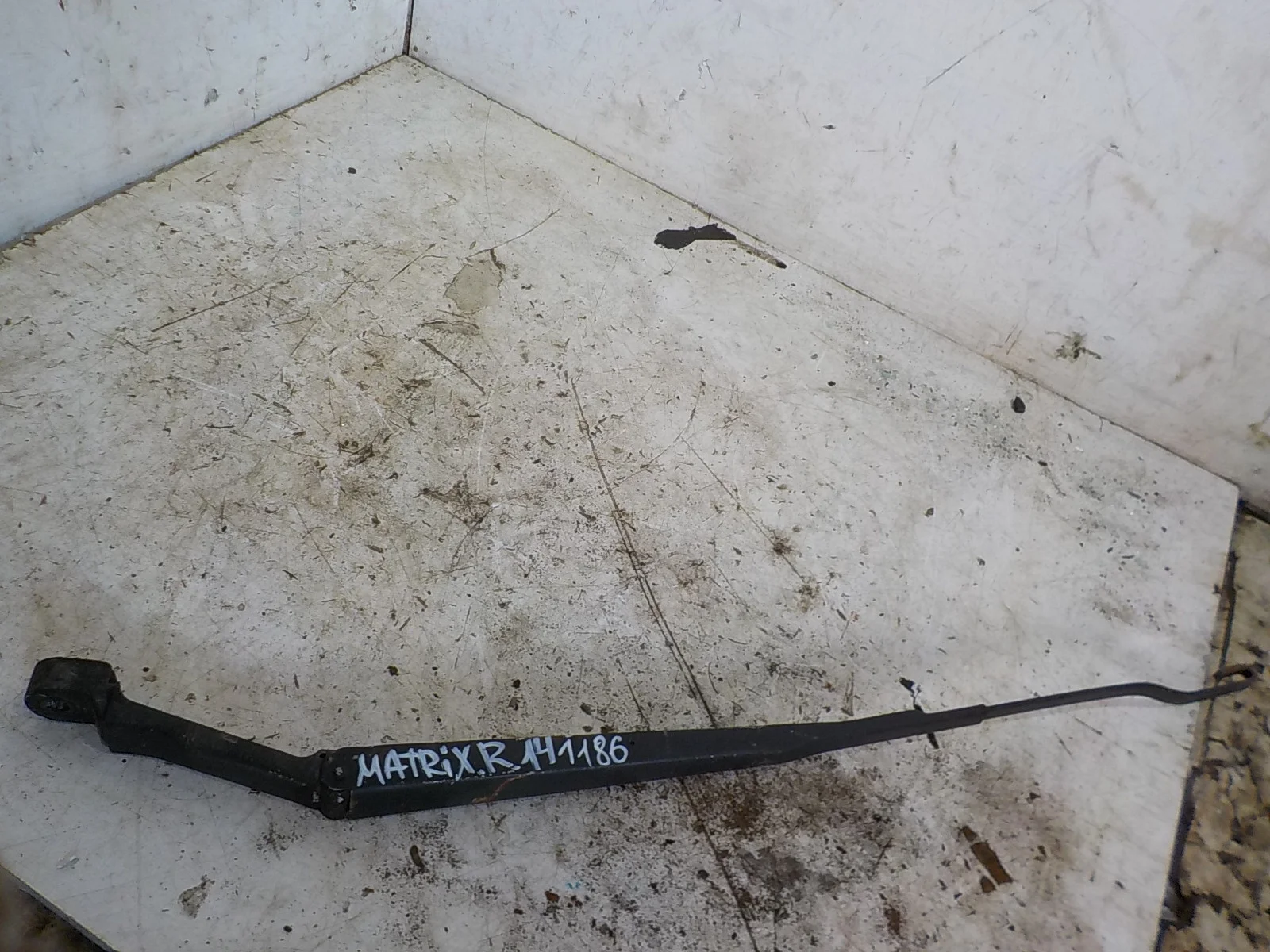 Поводок стеклоочистителя Hyundai Matrix I рестайлинг (2005—2008) Перед Право