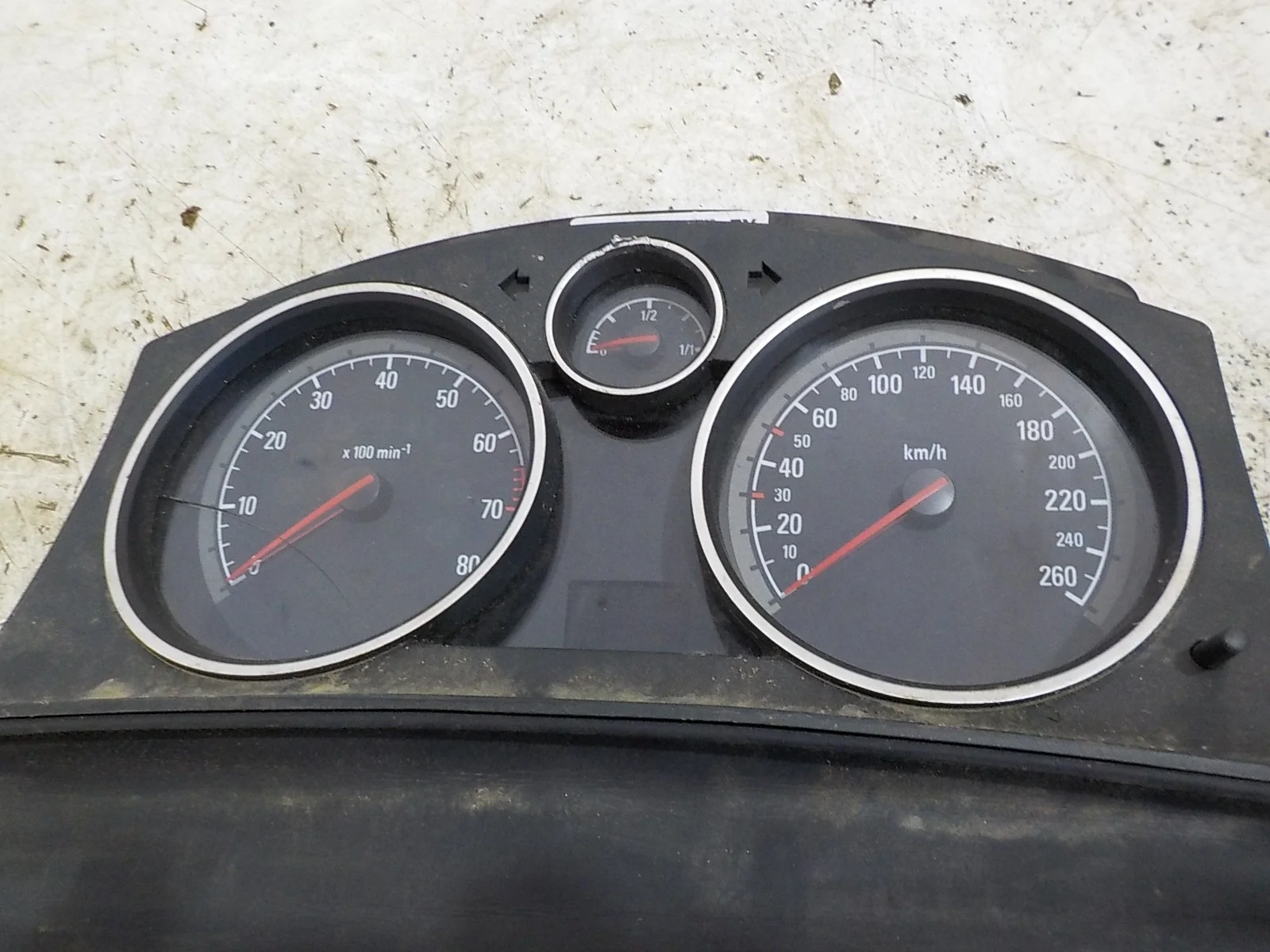 Панель приборов Opel Astra H (2004—2007)