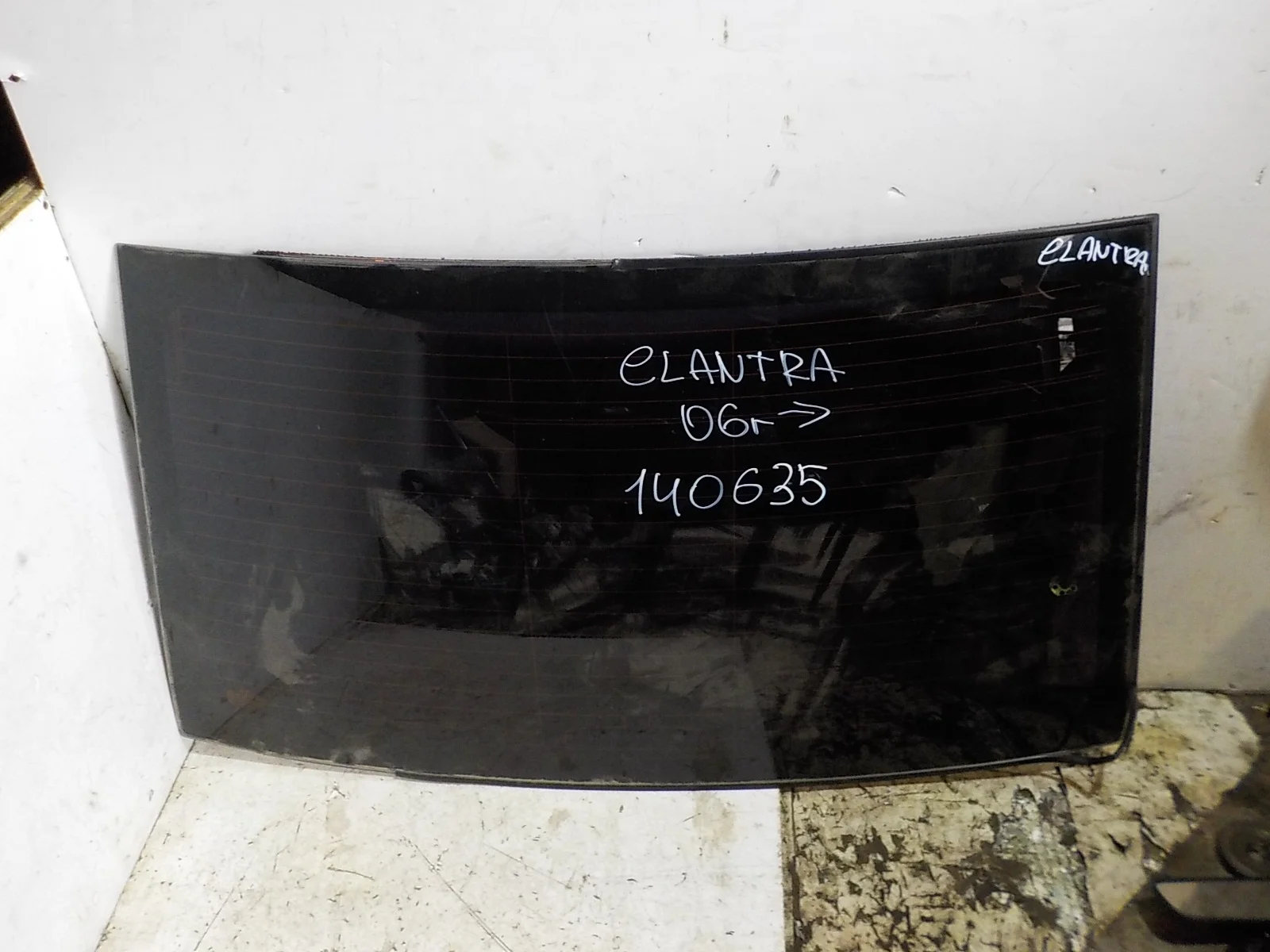 стекло Hyundai Elantra II (1995—1998) Зад