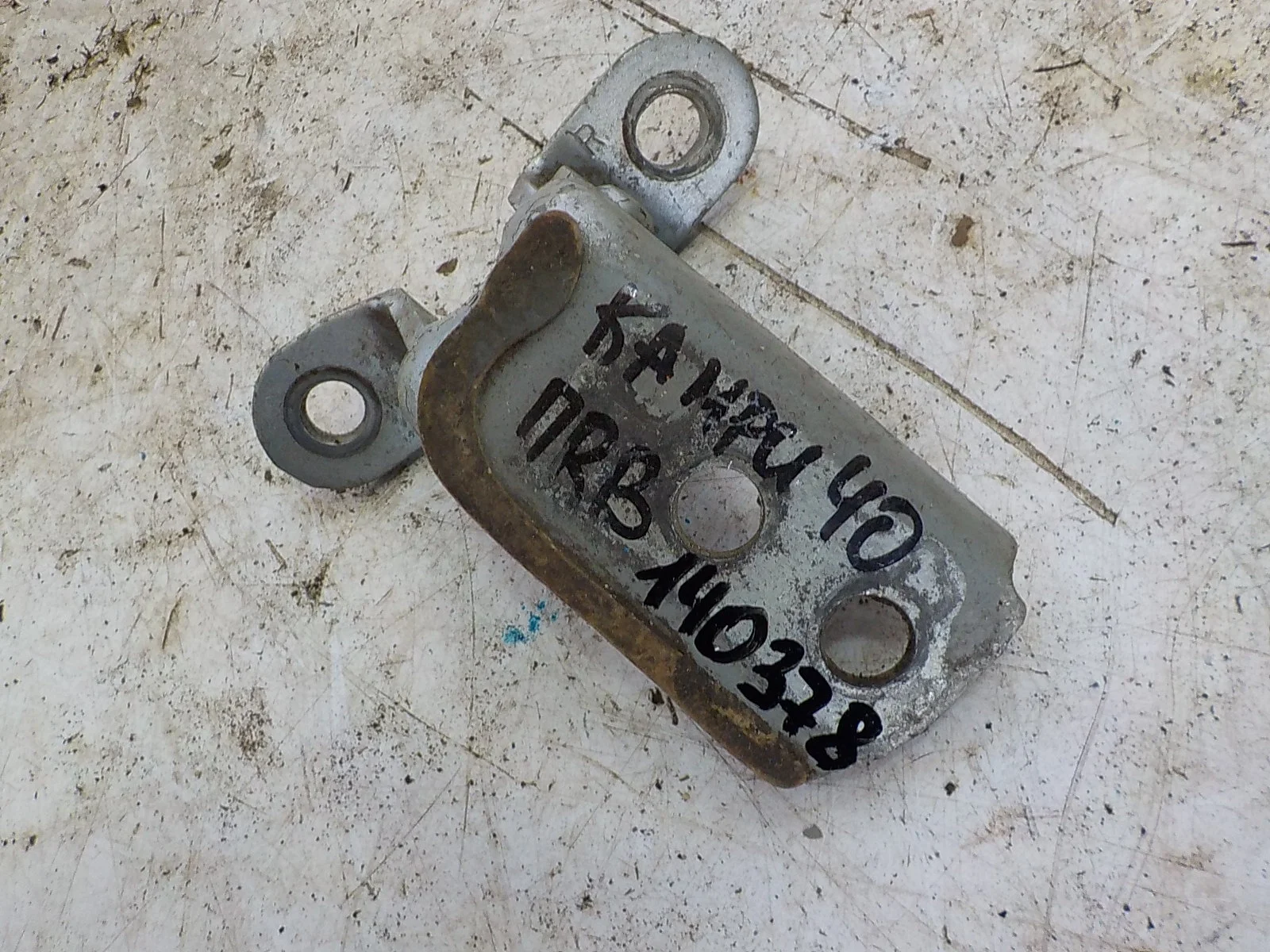 Петля двери Toyota Corona Premio I рестайлинг (1997—2001) Перед Право Верх