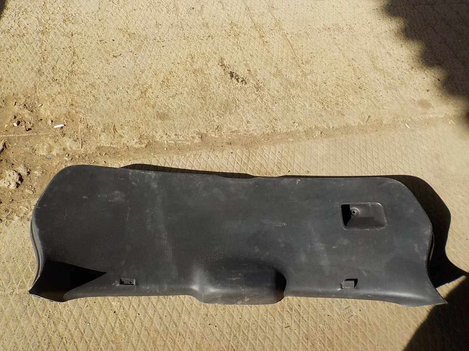 Обшивка крышки багажника Nissan Qashqai I рестайлинг (2010—2013)