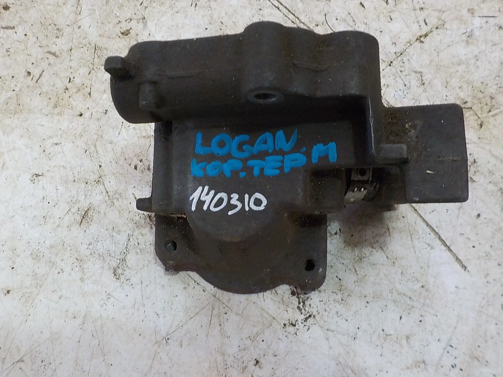 Корпус термостата Renault Logan I (2004—2009)
