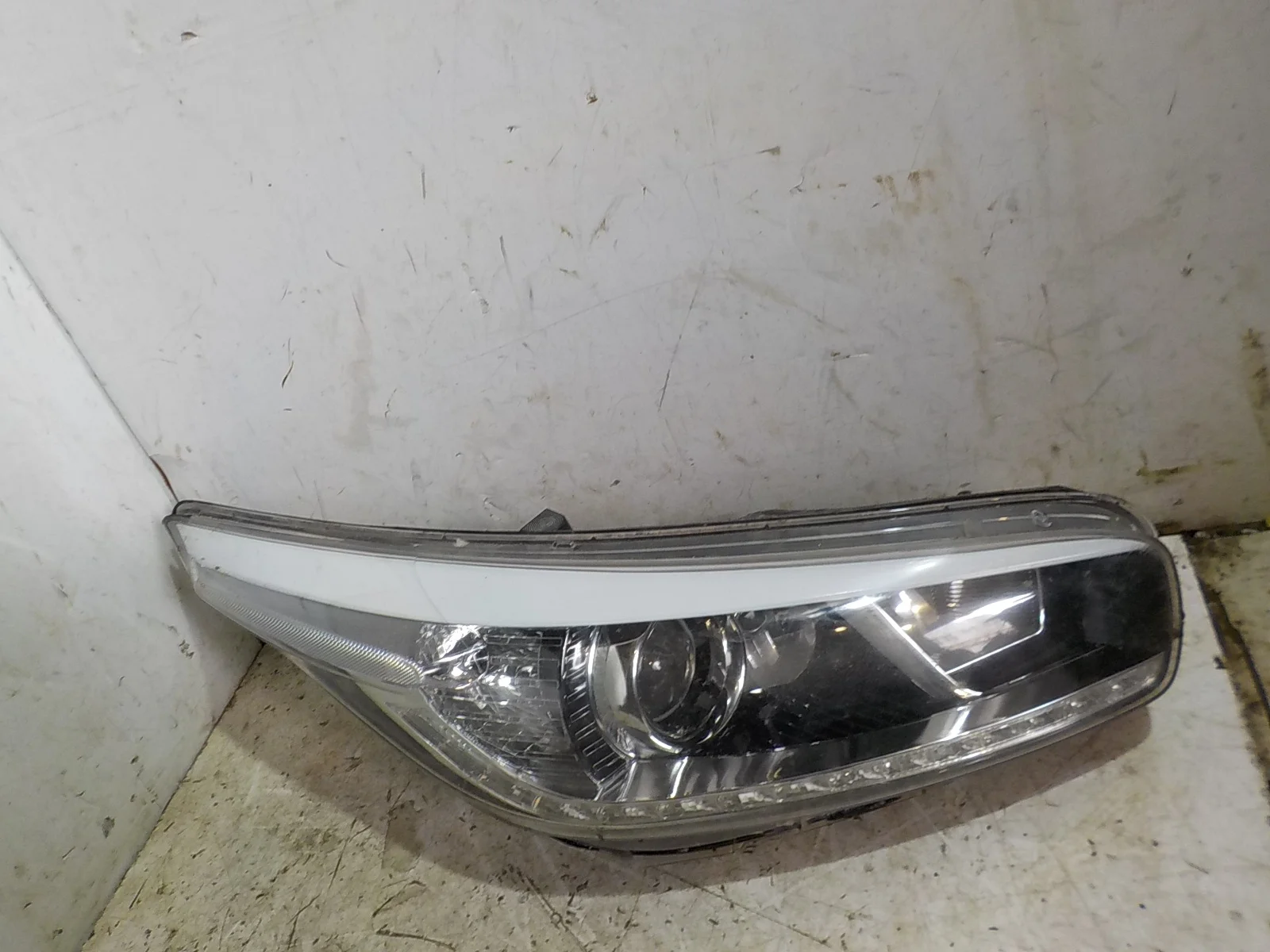 Фара Kia Ceed JD (2012—2015) Перед Право