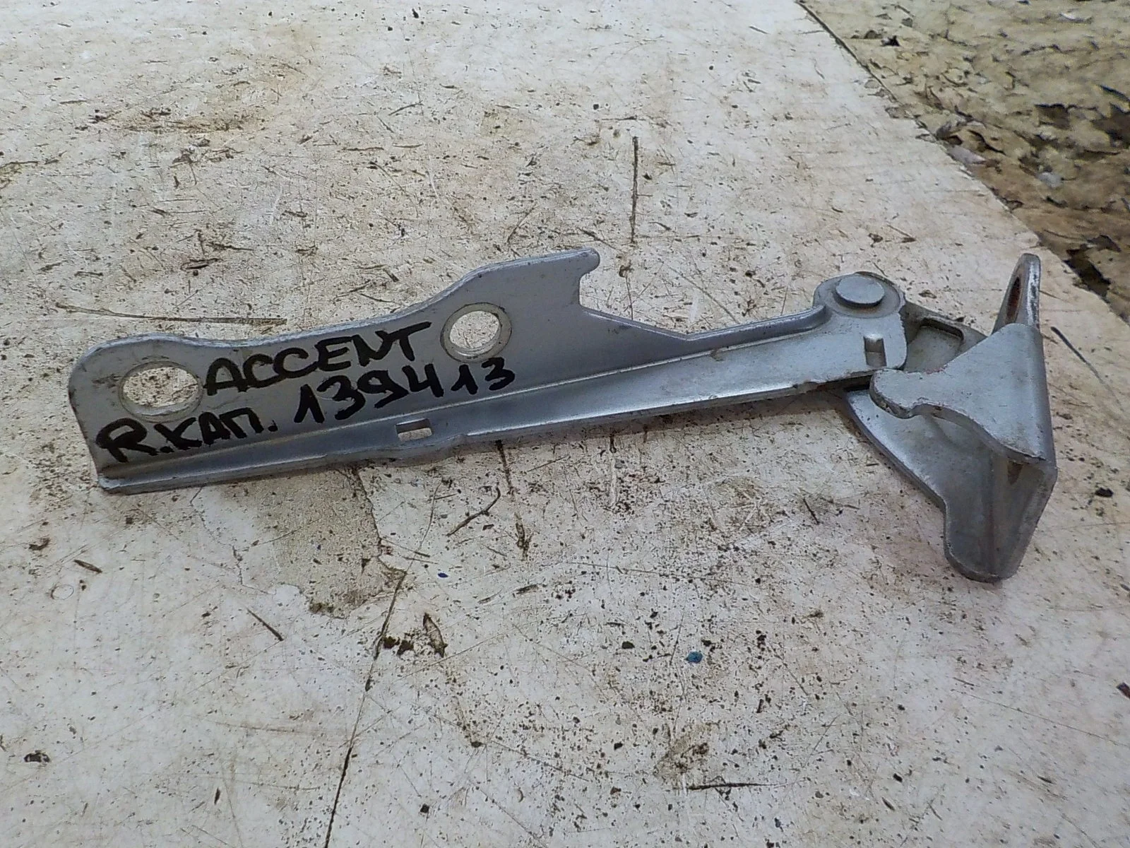 Петля капота Hyundai Accent II (1999—2012)