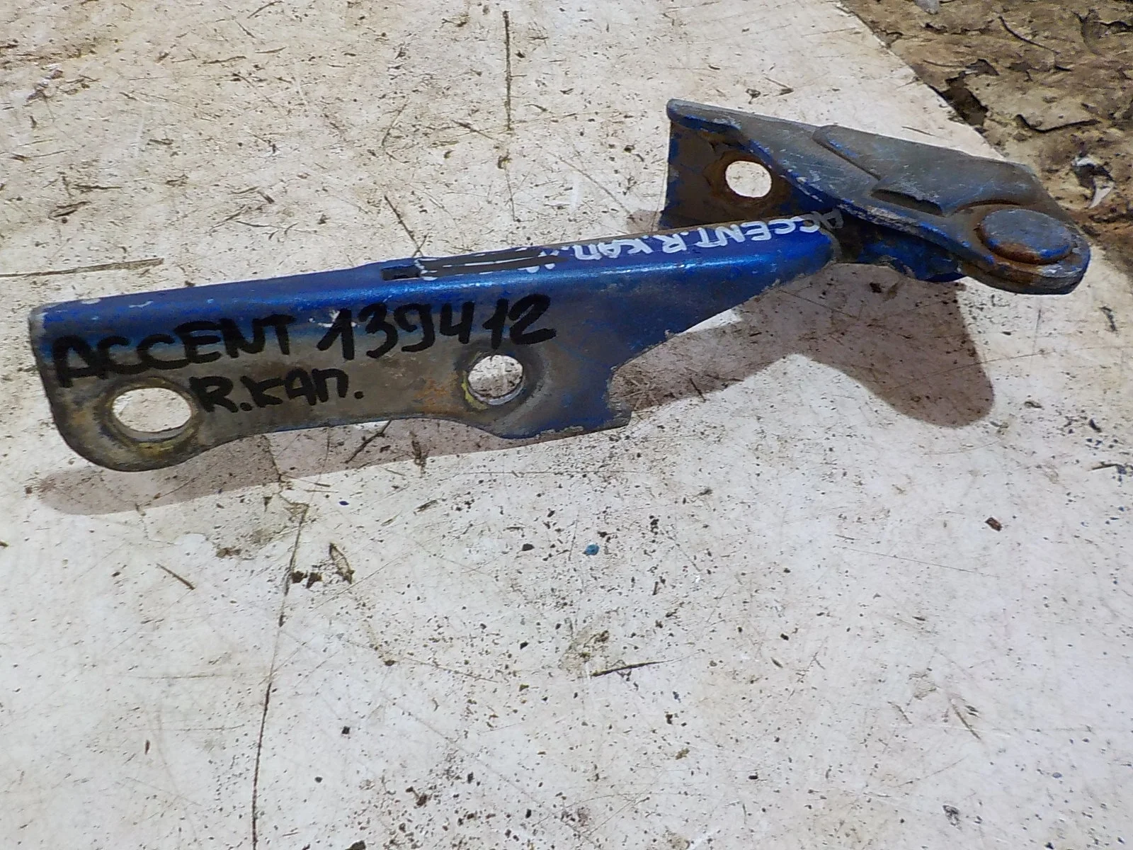 Петля капота Hyundai Accent II (1999—2012)