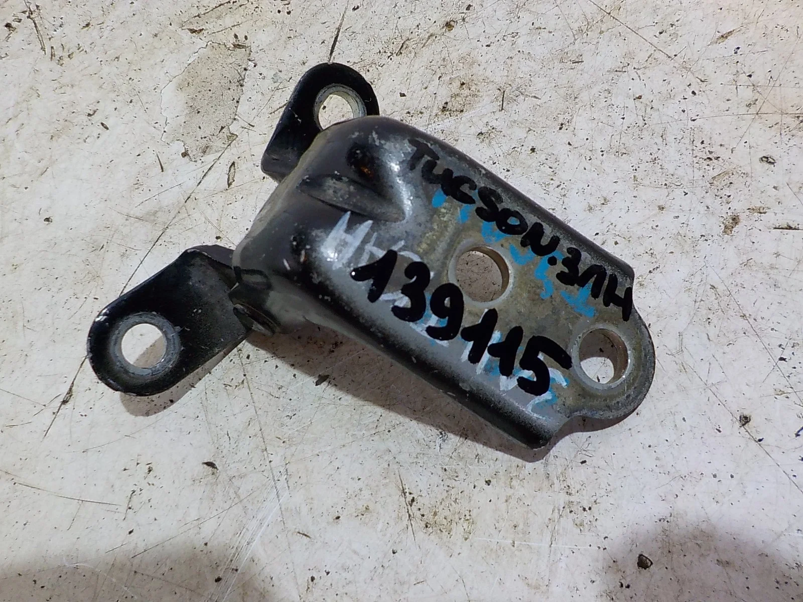 Петля двери Hyundai i30 I рестайлинг (2010—2012) Зад Лево Низ