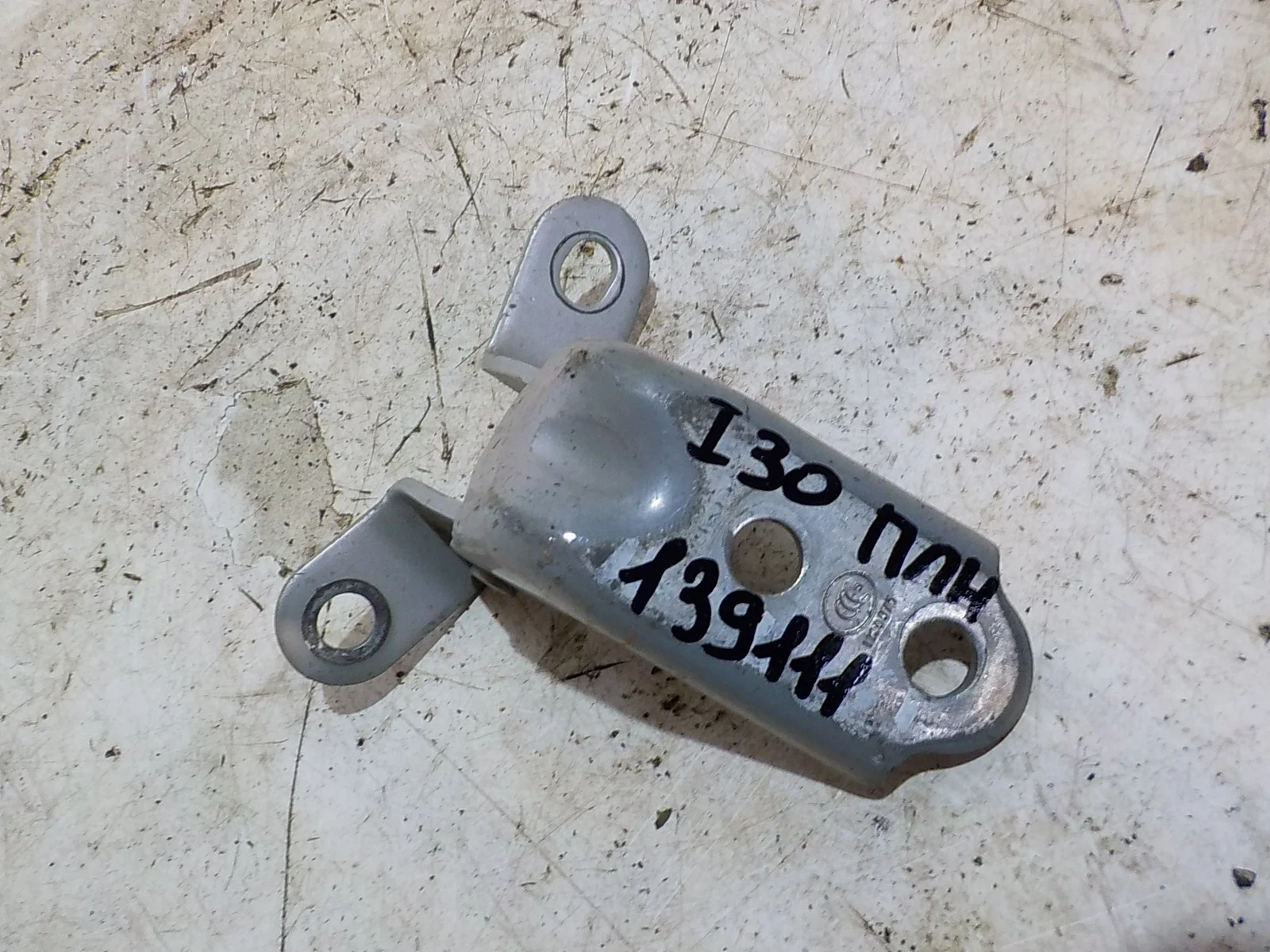 Петля двери Hyundai Solaris II (2017—2020)