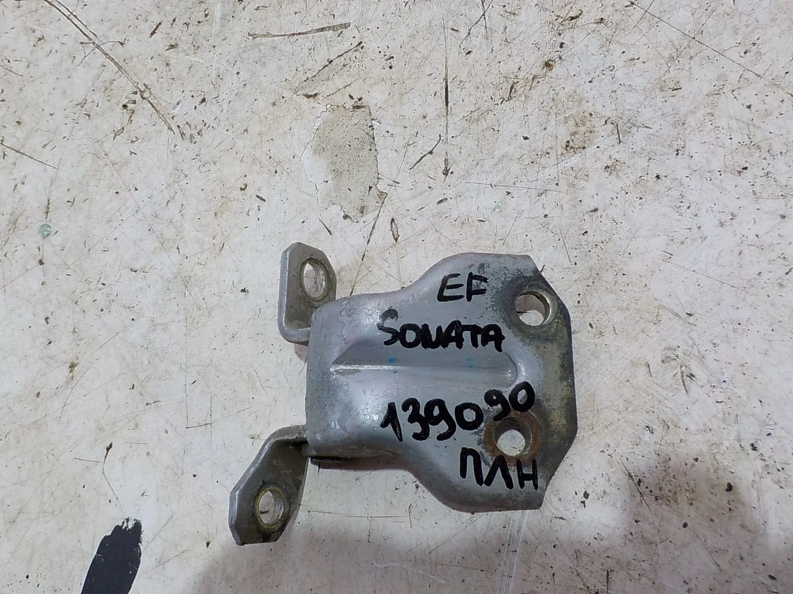 Петля двери Hyundai Sonata IV рестайлинг (2001—2012) Перед Лево Низ