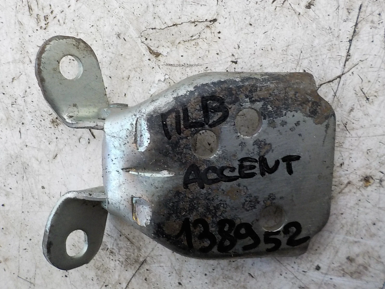 Петля двери Hyundai Accent II (1999—2012)