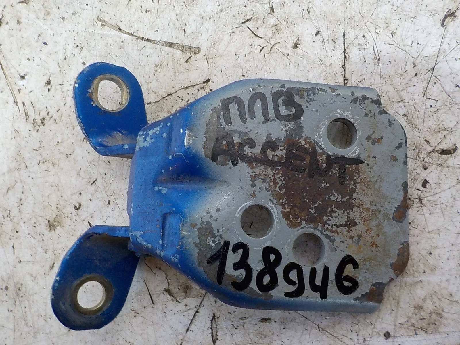 Петля двери Hyundai Accent II (1999—2012) Перед Лево Верх