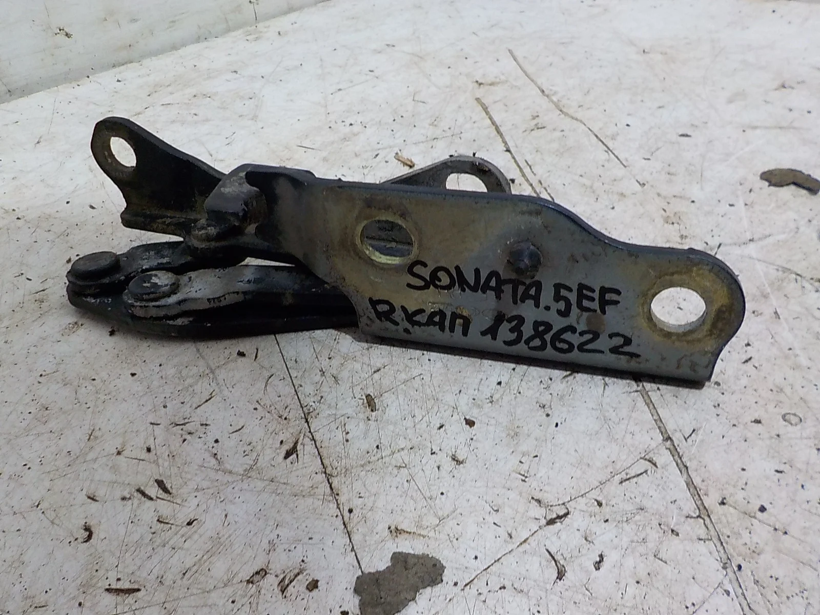 Петля капота Hyundai Sonata IV рестайлинг (2001—2012) Перед Право