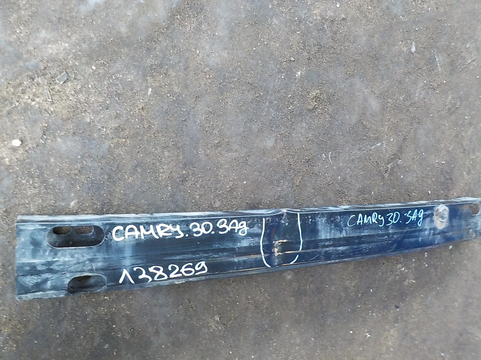 Усилитель бампера Toyota Camry XV30 (2001—2006)