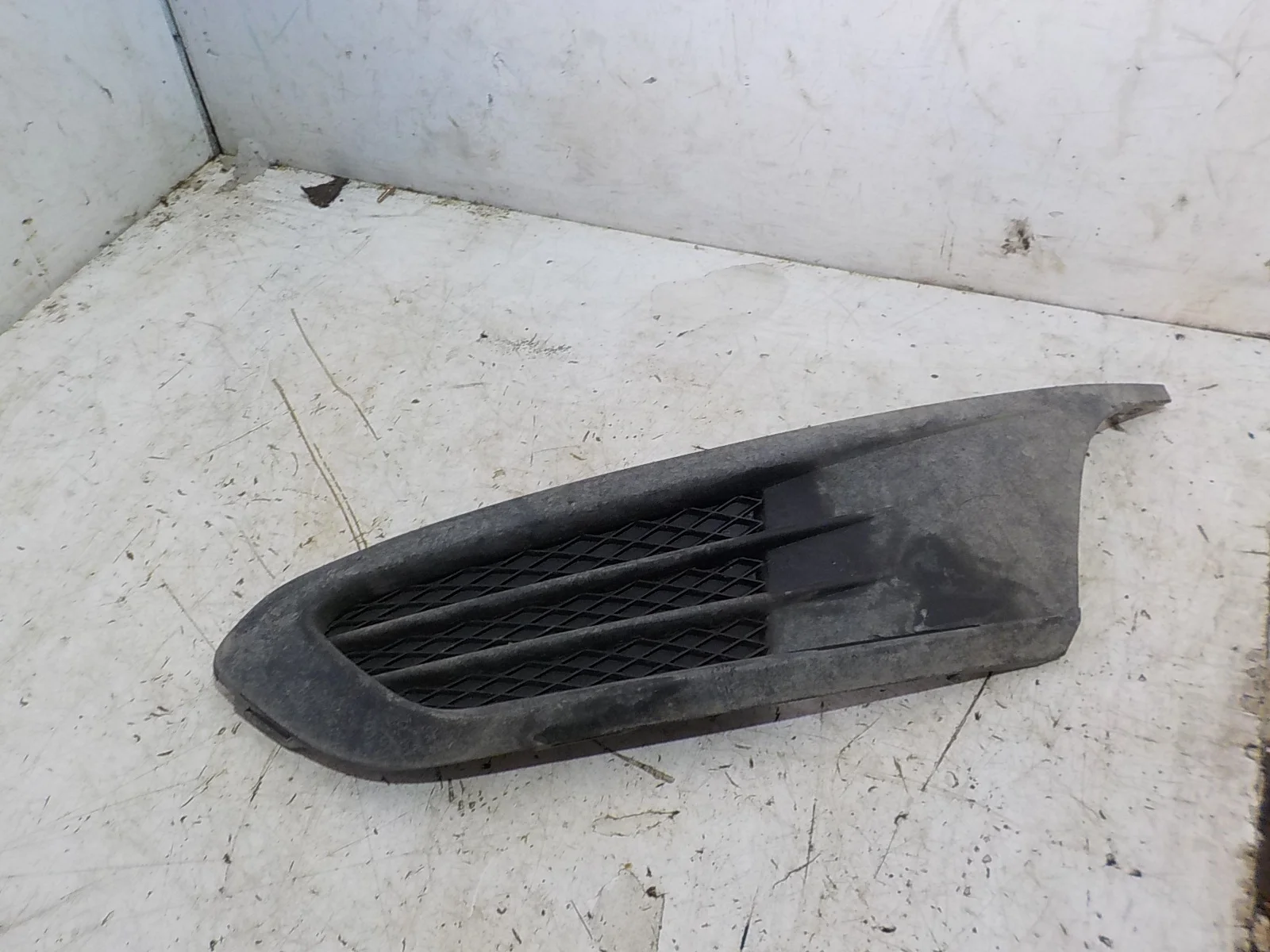 накладка на бампер Volkswagen Jetta VI (2010—2015) Перед Лево