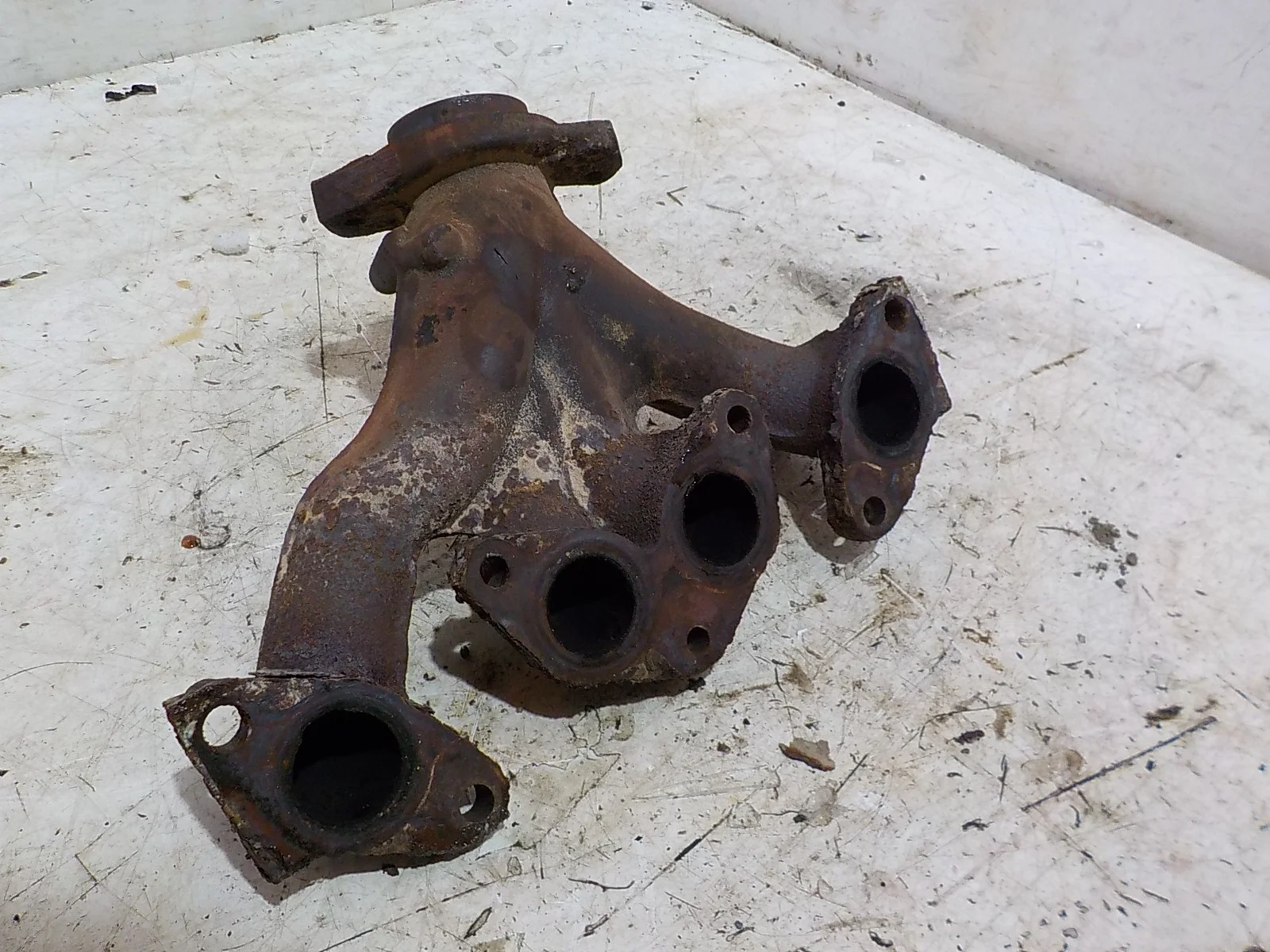 Коллектор выпускной Renault Logan I (2004—2009)