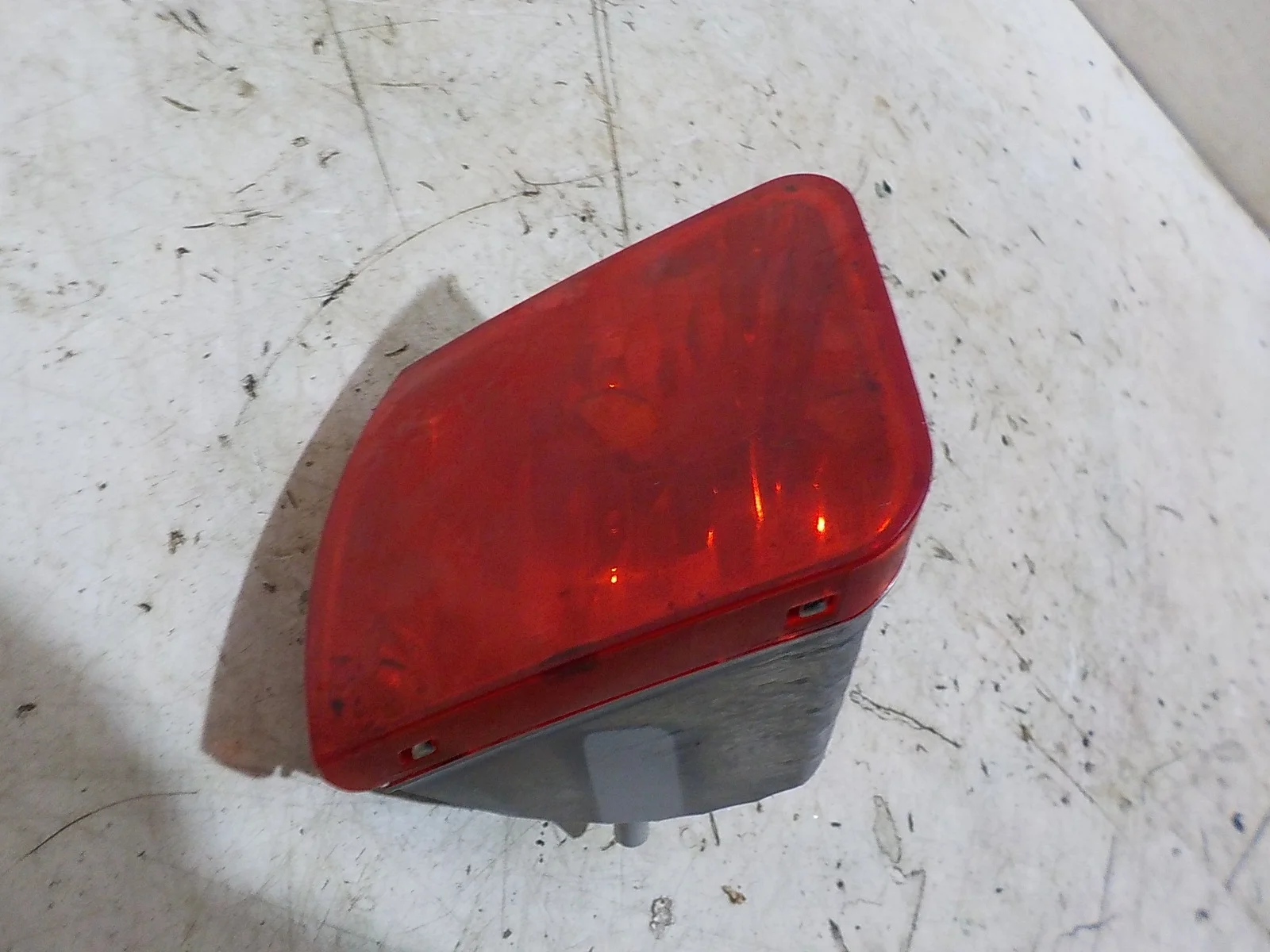 Фонарь задний противотуманный Suzuki Grand Vitara II (2005—2008) Зад Лево