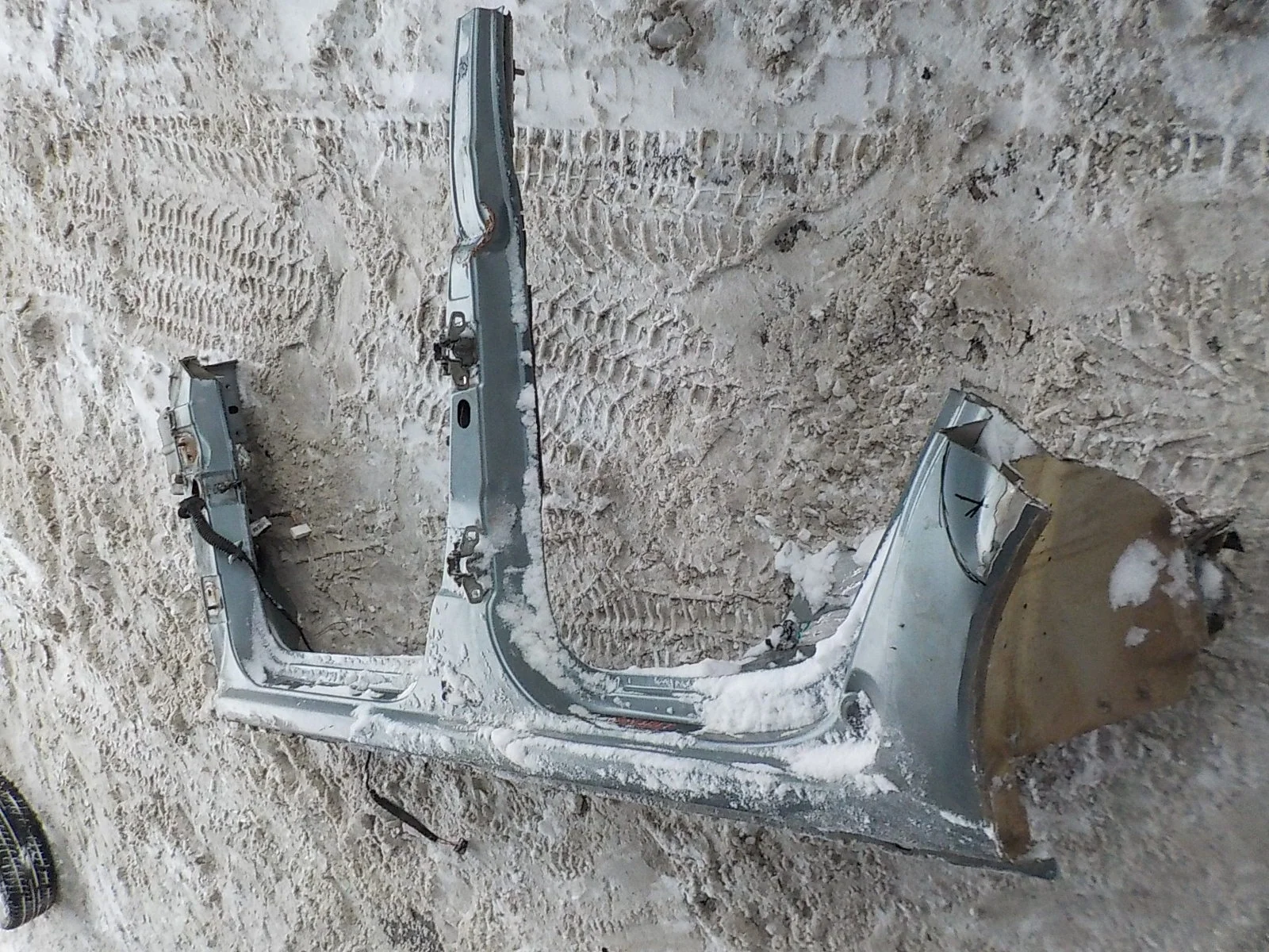 боковина кузова Renault Logan I (2004—2009)  Лево