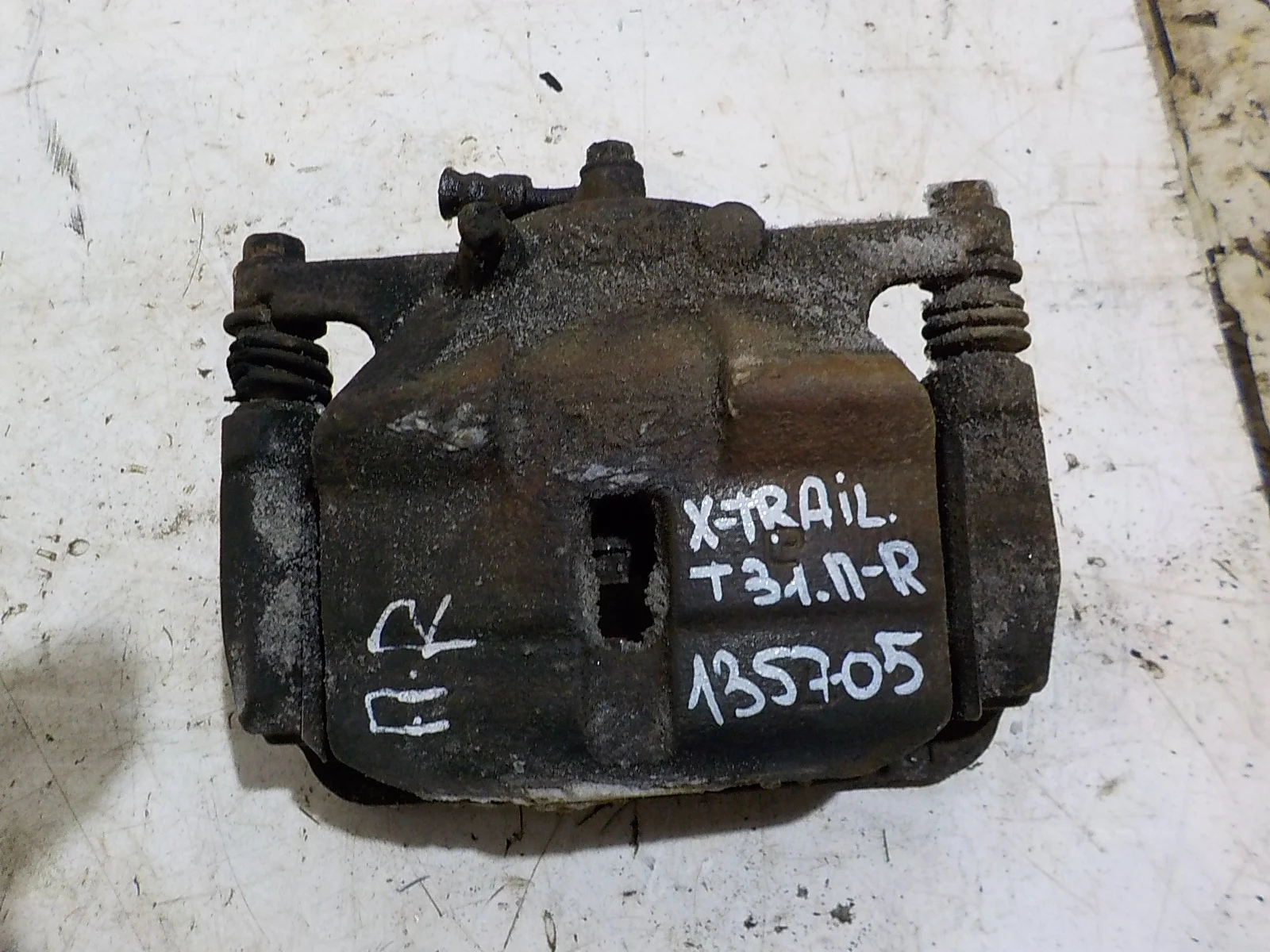 суппорт Nissan Qashqai I (2006—2010) Перед Право