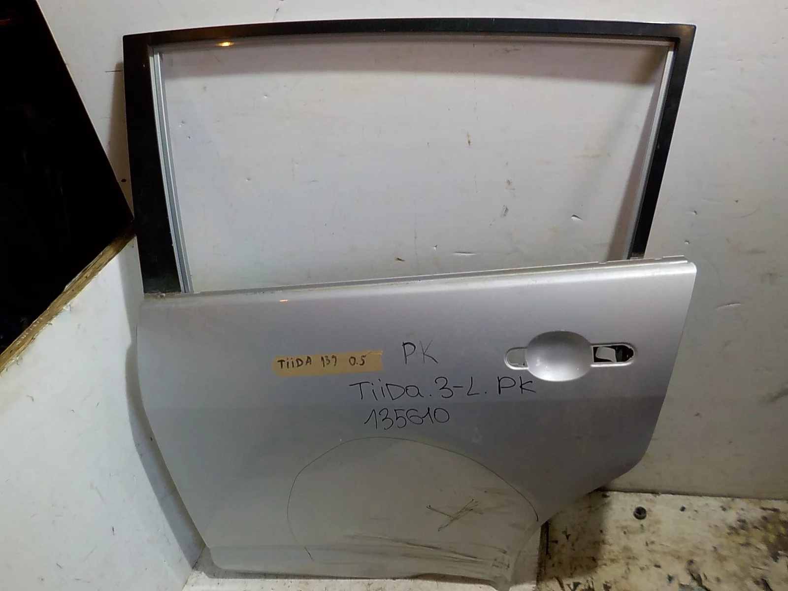 Дверь Nissan Tiida C11 (2004—2012) Зад Лево