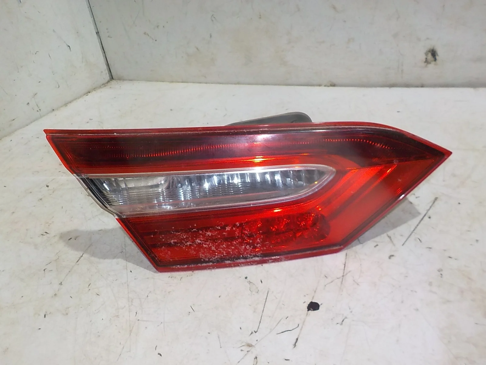 Фонарь Toyota Camry XV70 (2017—2021) Зад Лево