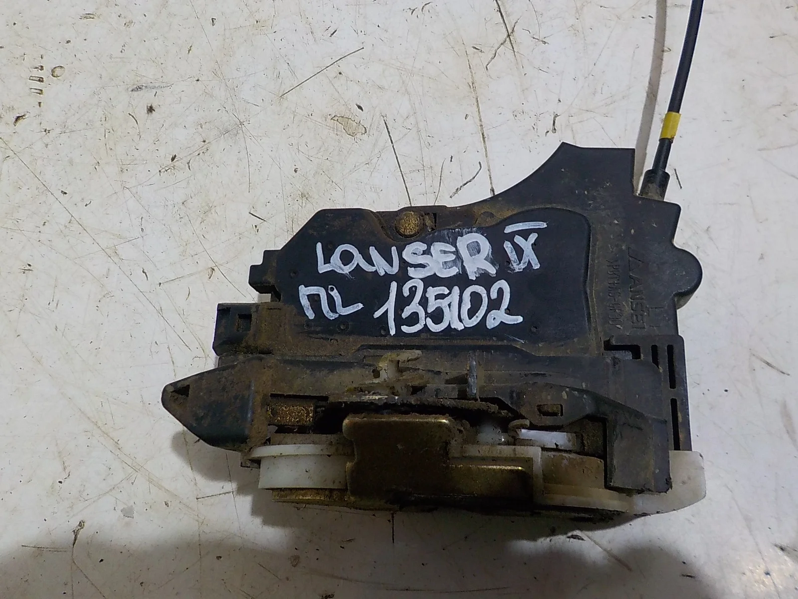 Замок двери Mitsubishi Lancer IX (2000—2007) Перед Лево