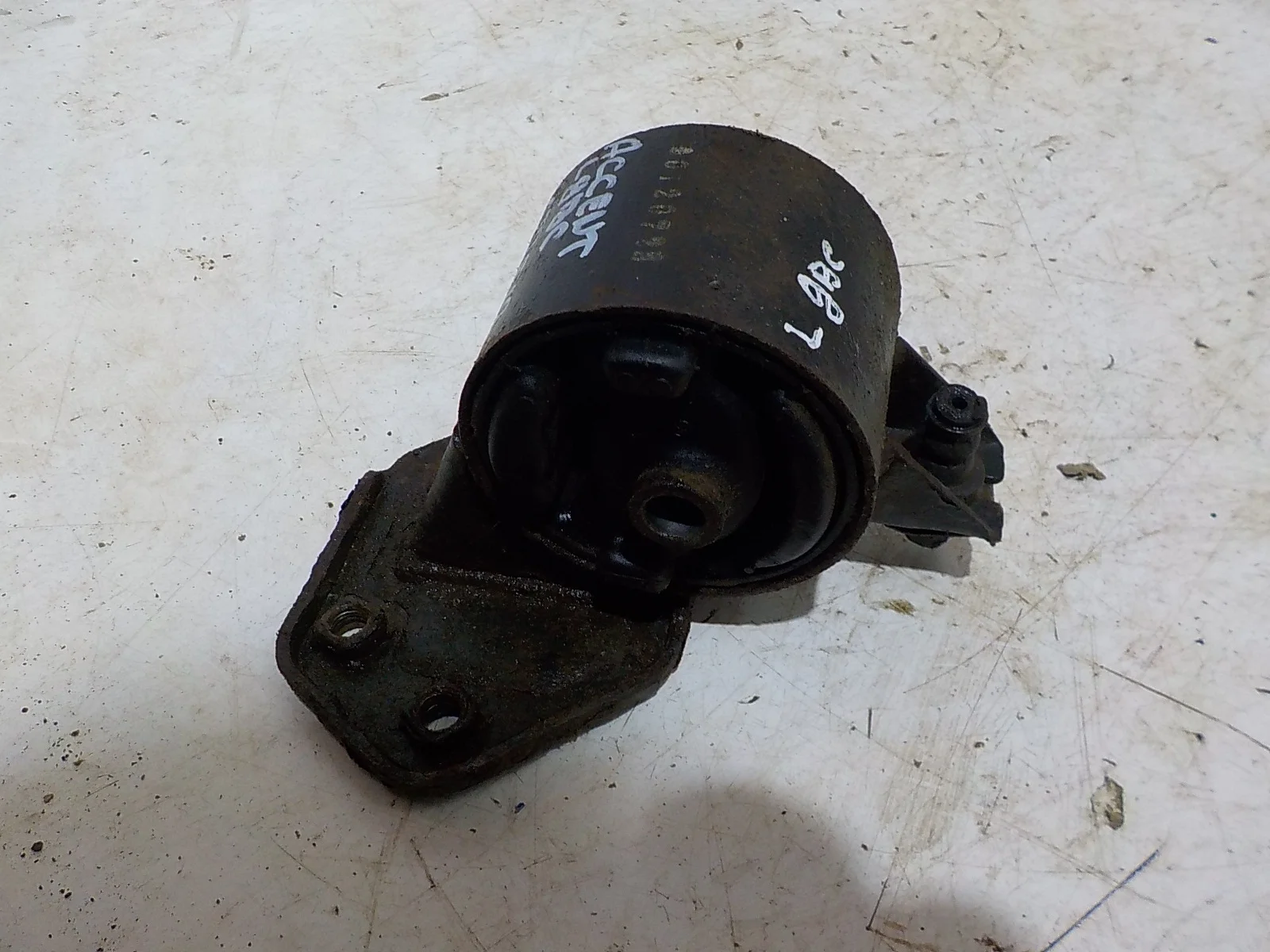 Опора двигателя Hyundai Accent II (1999—2012)