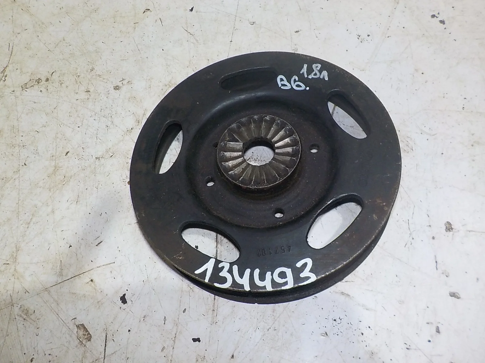 Шкив коленвала Volkswagen Passat B5 (1996—2001)