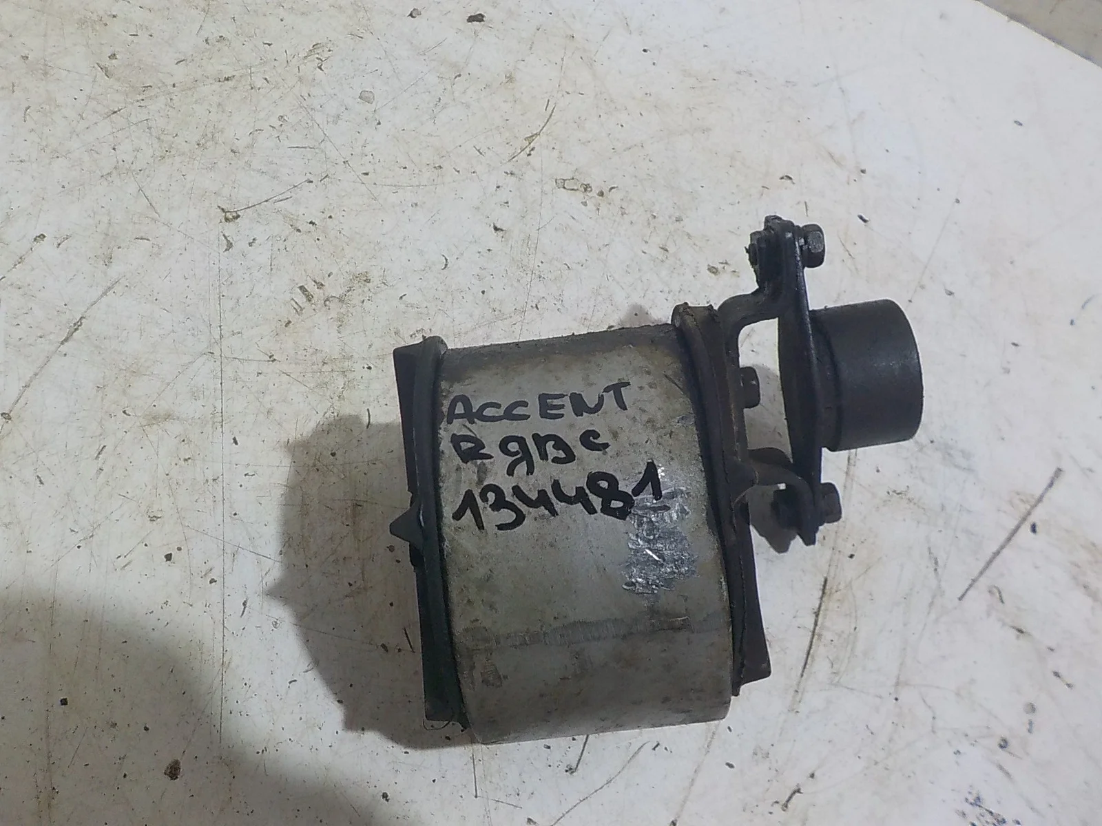 Опора двигателя Hyundai Accent II (1999—2012)