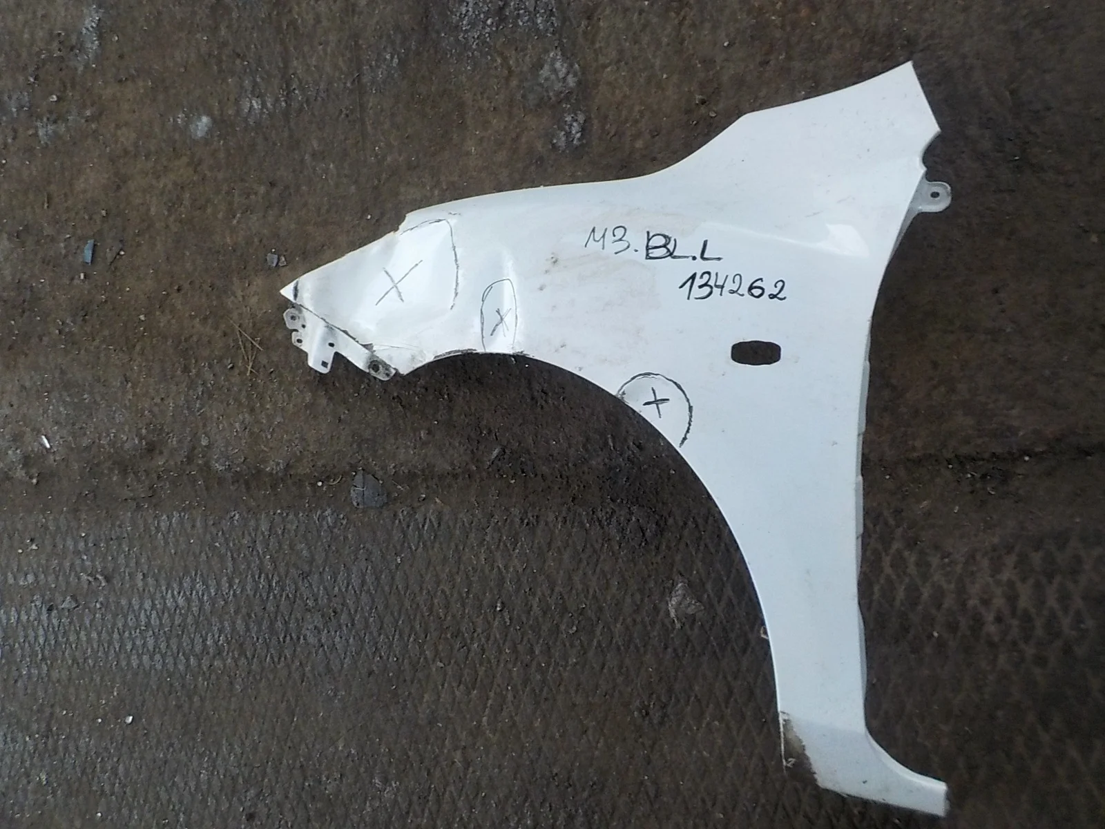 Крыло Mazda 3 BL (2008—2011) Перед Лево