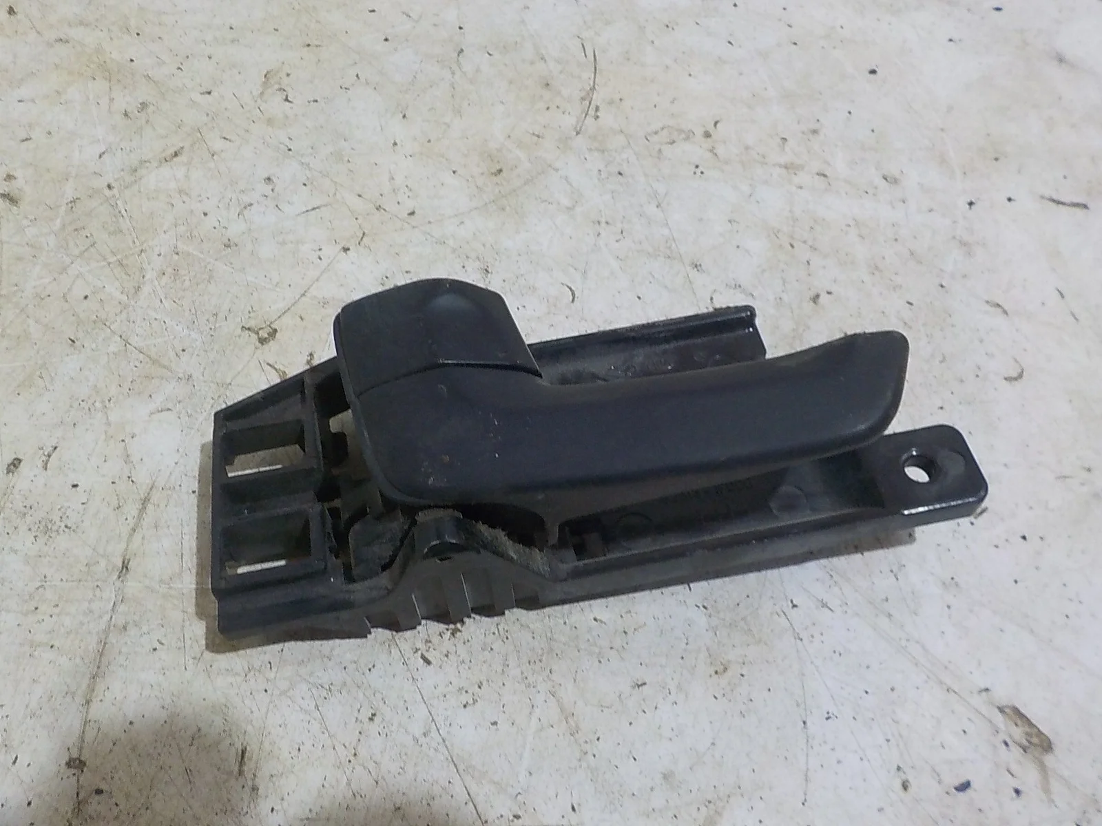 Ручка двери внутренняя Kia Sportage II рестайлинг (2008—2010)