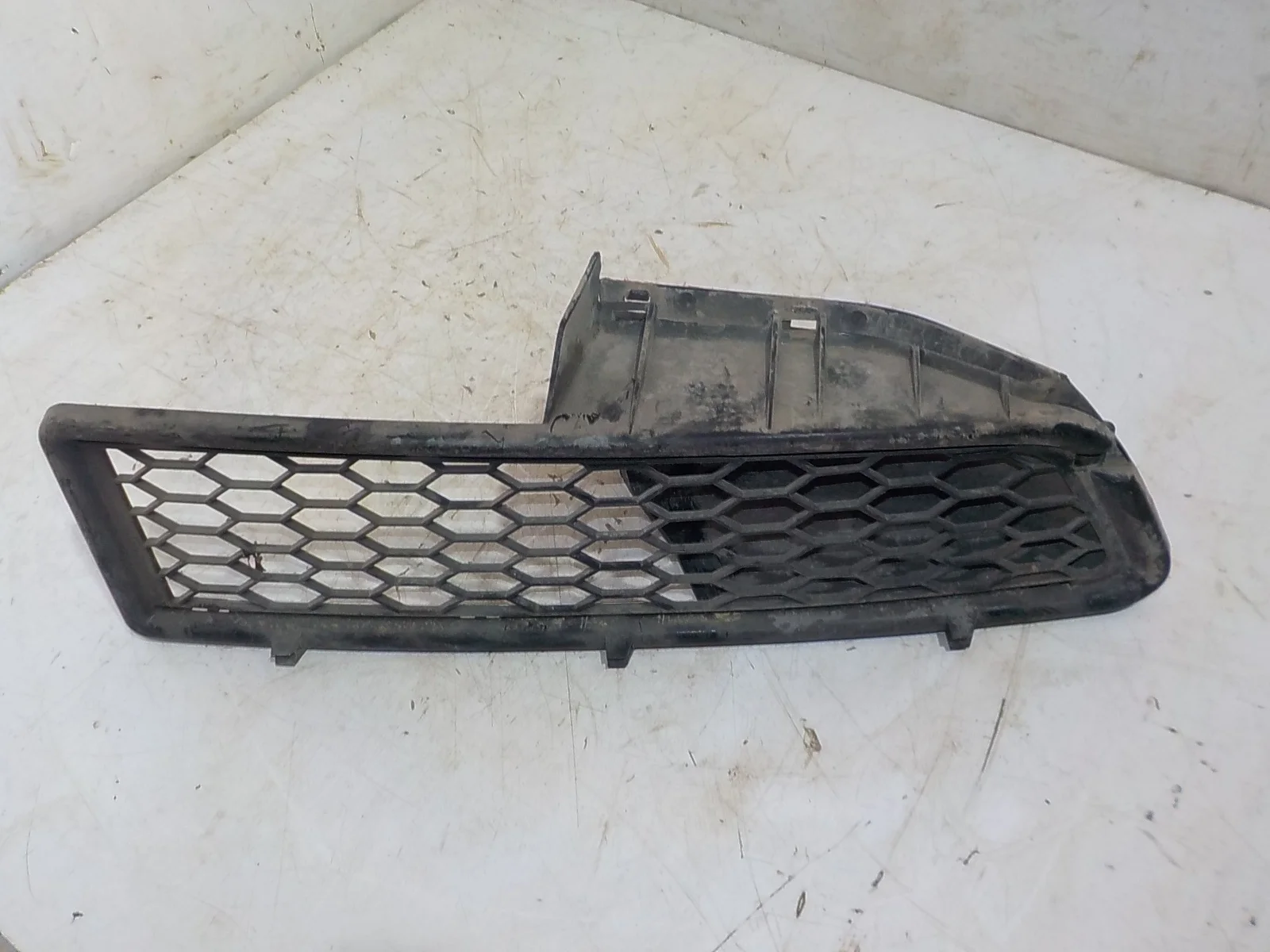 накладка на бампер Renault Logan I (2004—2009) Перед Право