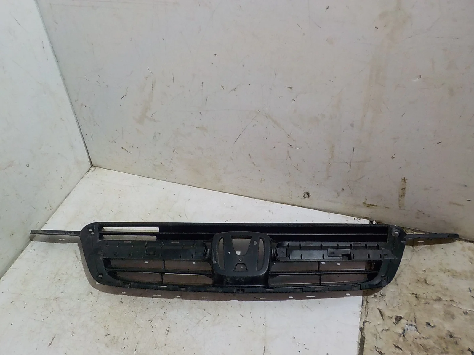 Решетка радиатора Honda CR-V II (2001—2004)