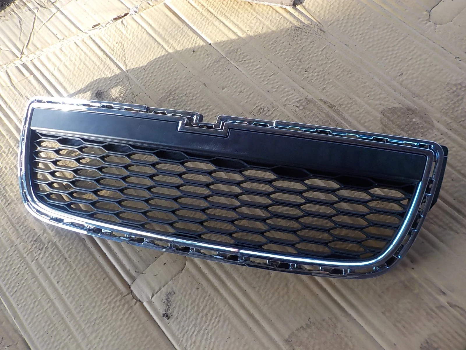 решетка бампера Chevrolet Captiva I рестайлинг (2011—2013)