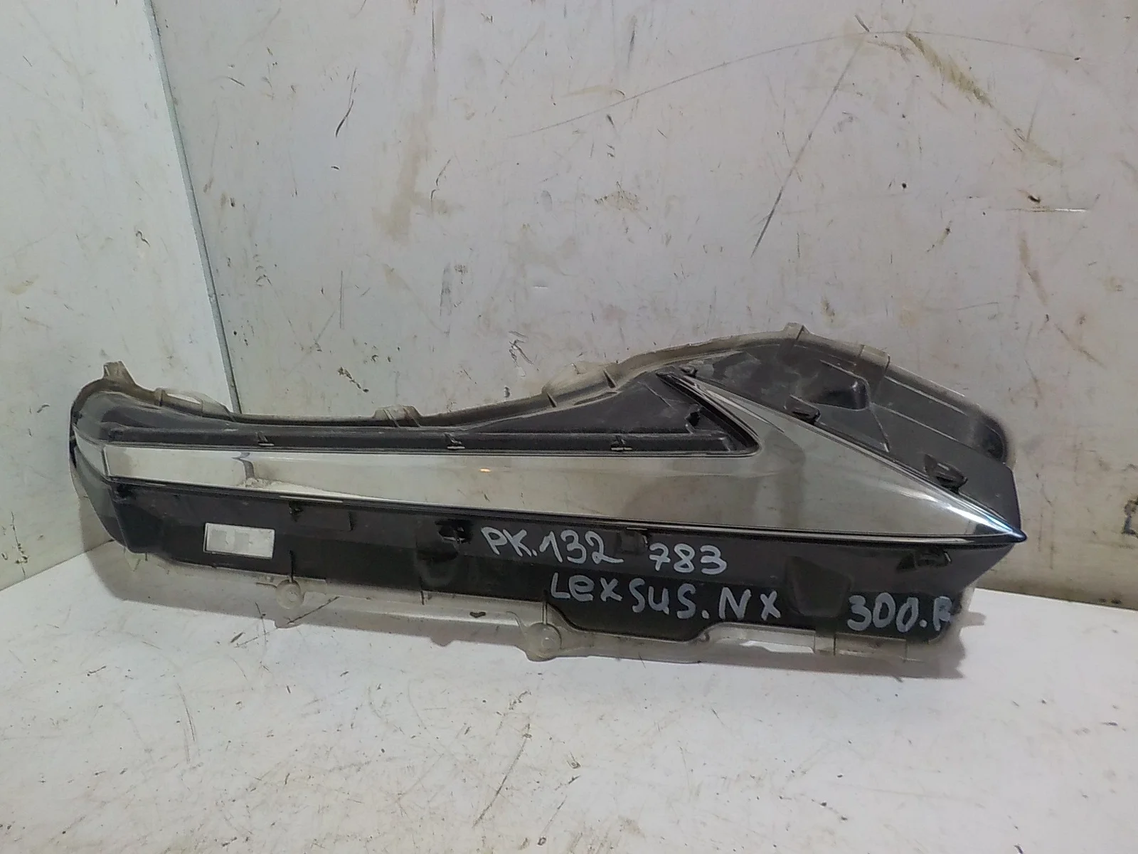 Поворотник Lexus NX Z10 (2014—2017) Перед Право