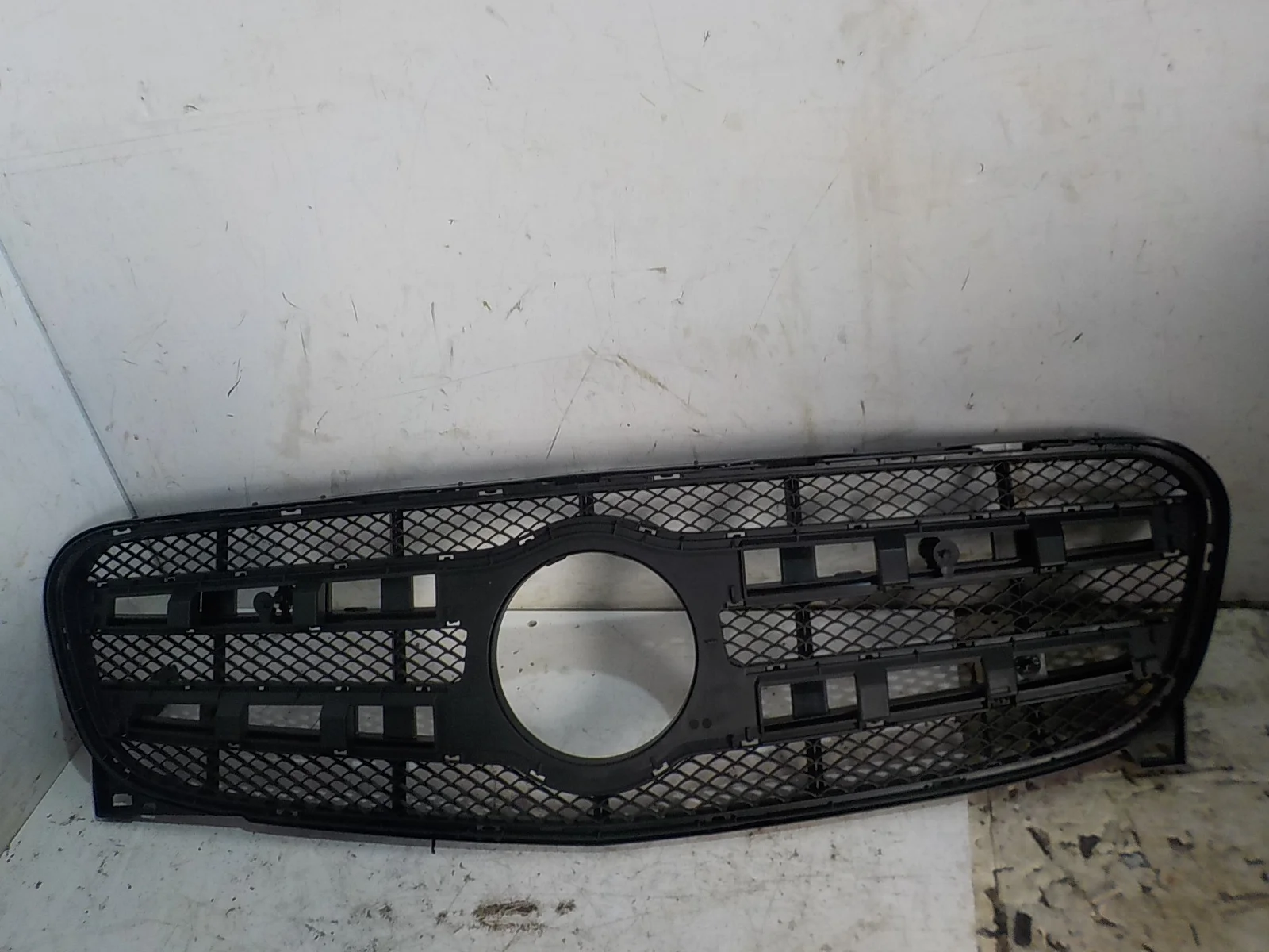 Решетка радиатора Mercedes-Benz GLA-класс X156 (2013—2017)