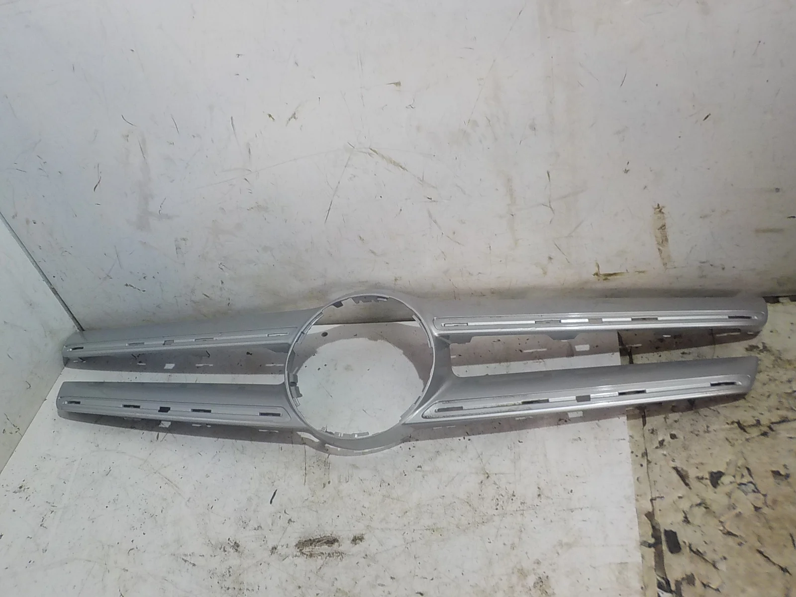 Решетка радиатора Mercedes-Benz GLA-класс X156 (2013—2017)