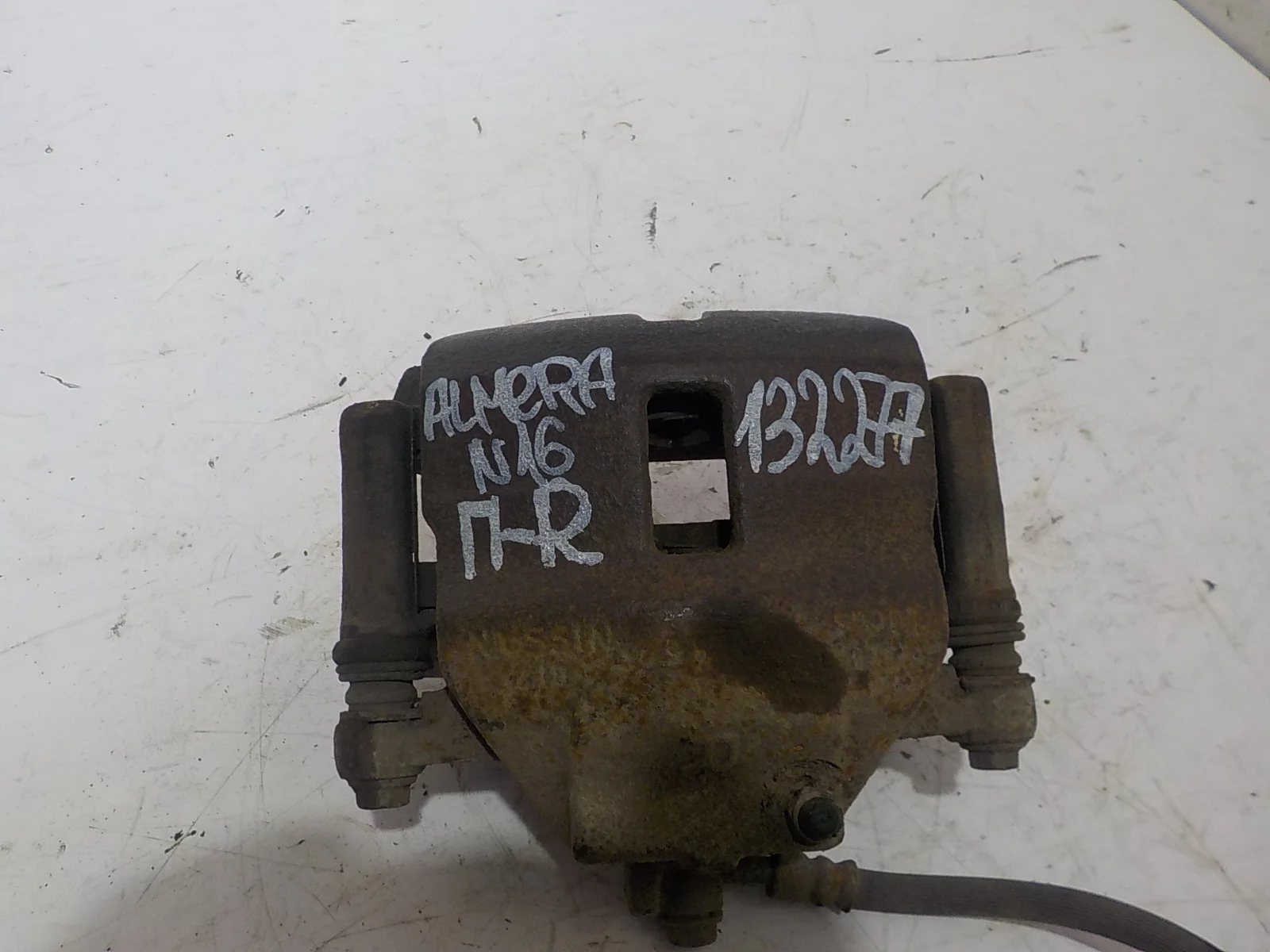 суппорт Nissan Primera P11 (1995—2000) Перед Право