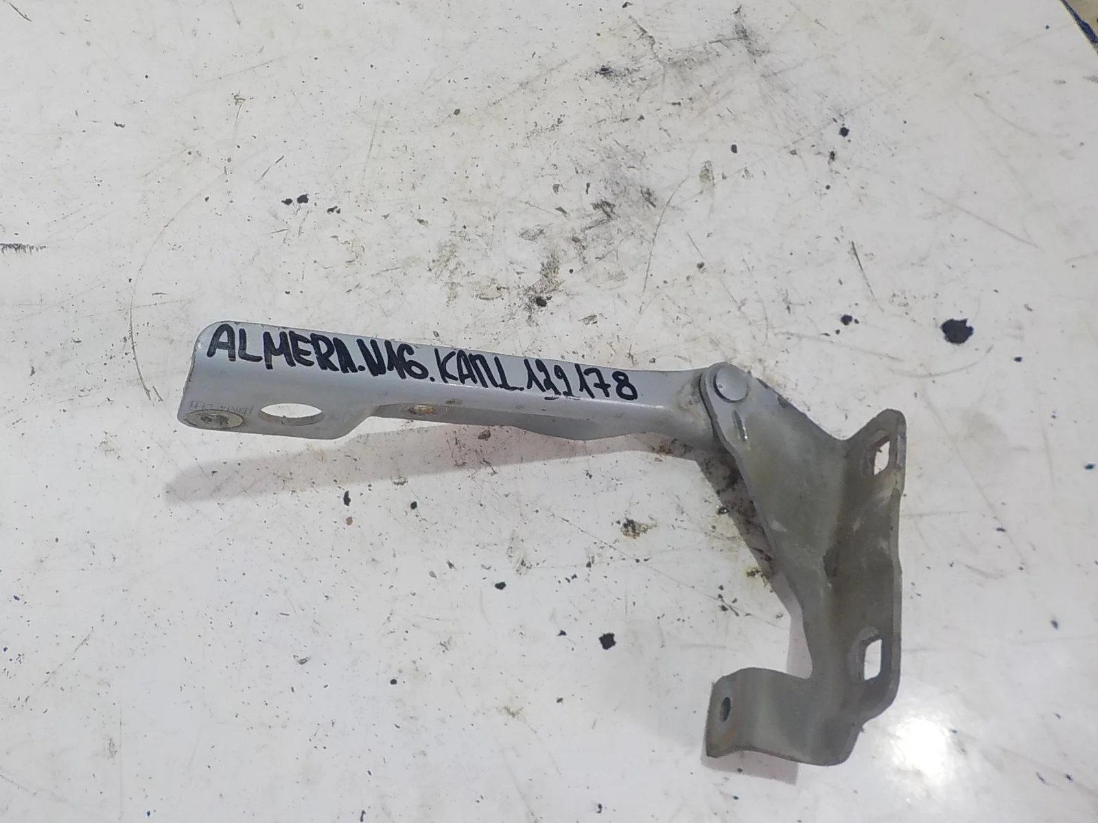 Петля капота Nissan Almera N16 рестайлинг (2002—2006)