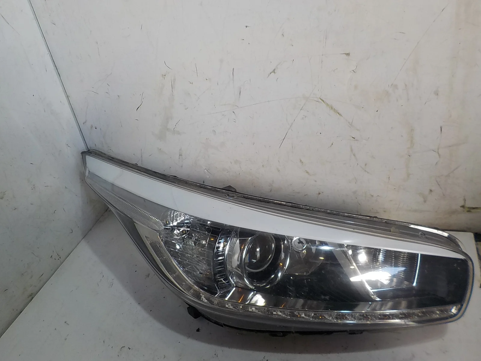 Фара Kia Ceed JD (2012—2015) Перед Право