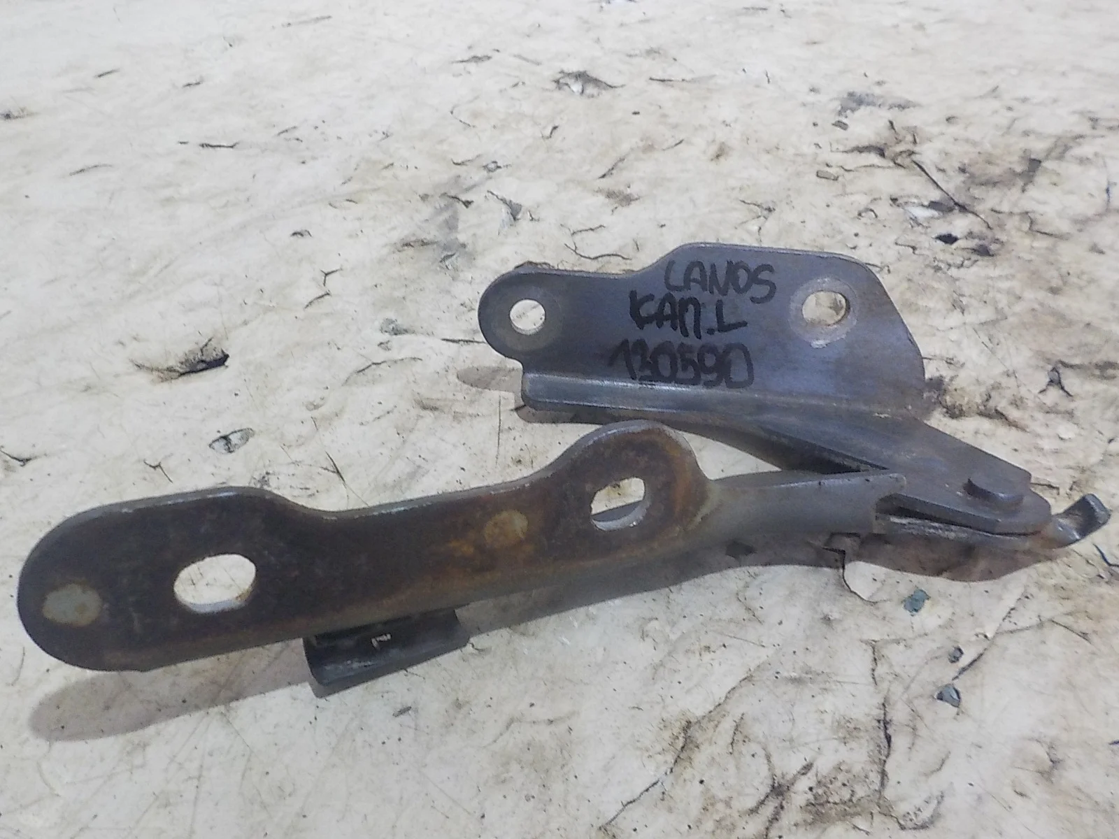 Петля капота Chevrolet Lanos I (2002—2009)