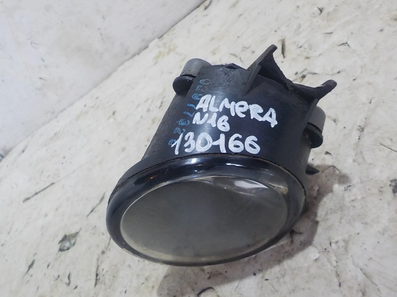 Фара противотуманная Nissan Juke I (2010—2014) Перед Лево